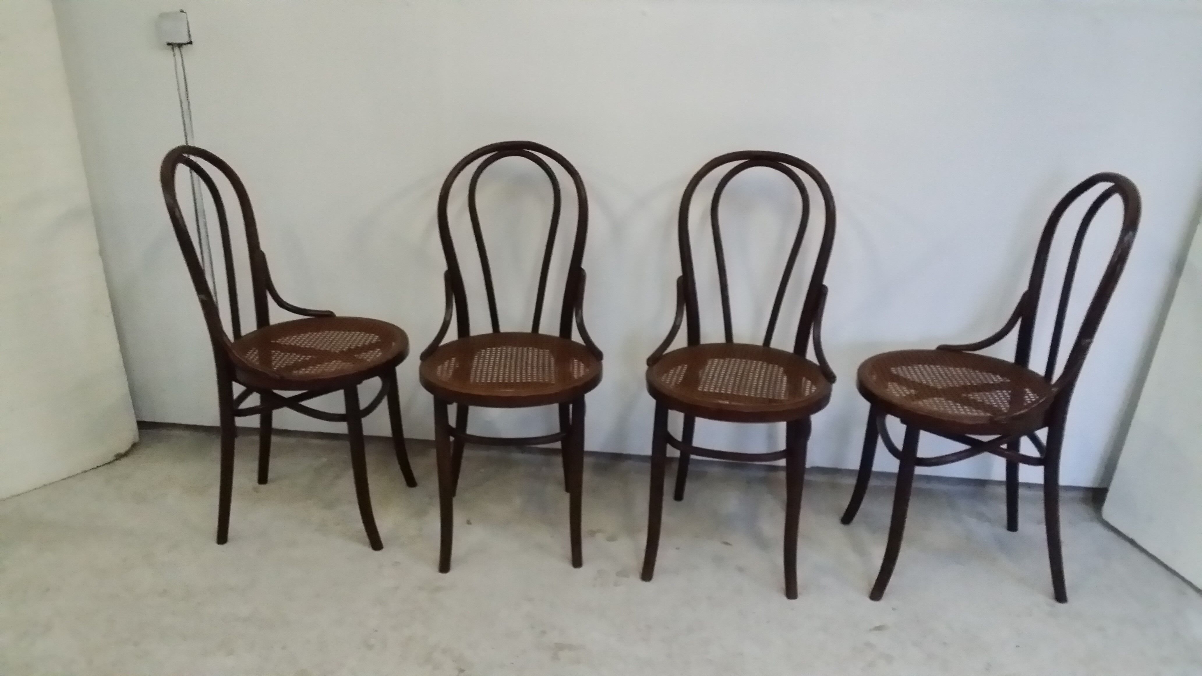 Lot de 4 chaises bistrot thonet