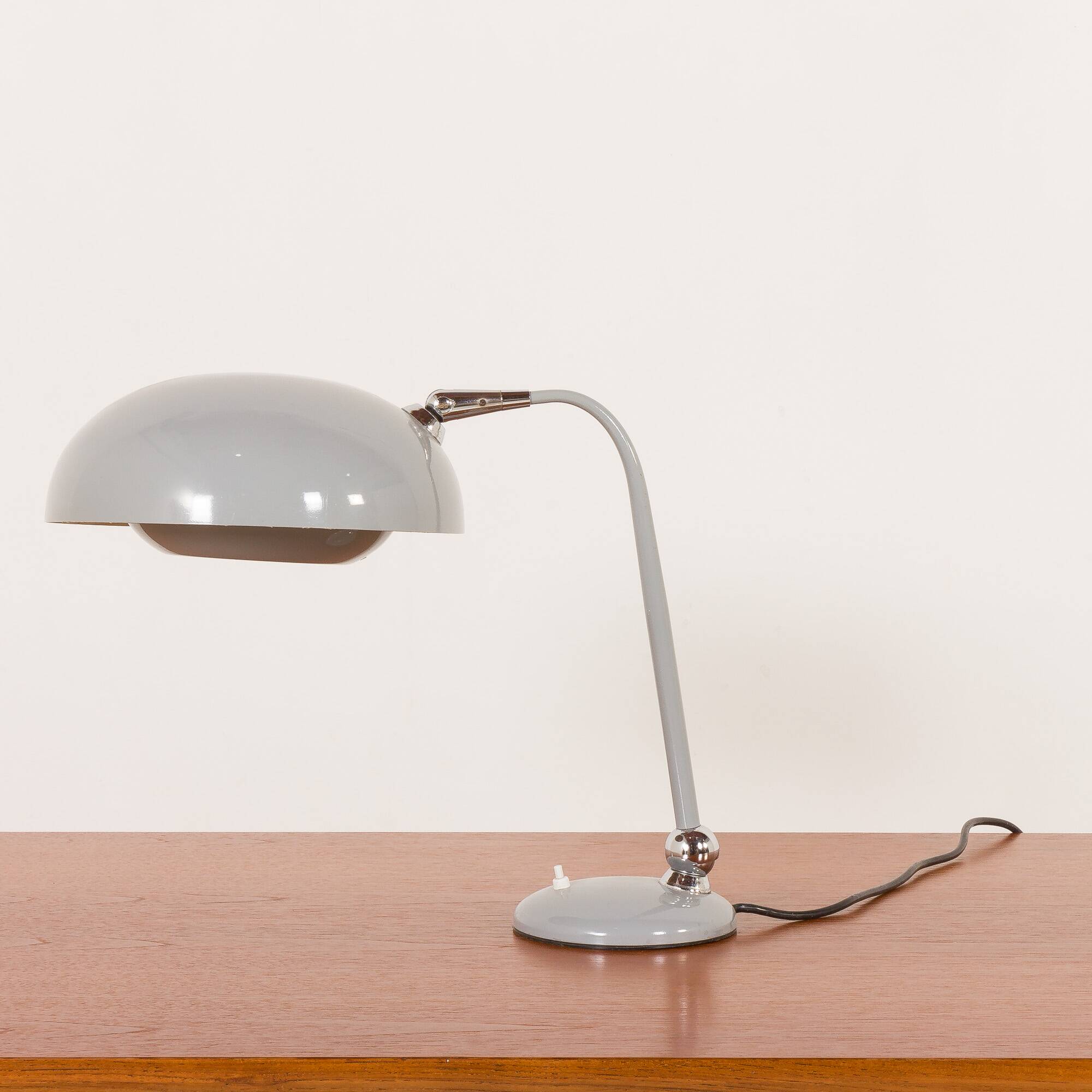 Italian mid-century desk lamp attributed to Stilnovo, 1960s