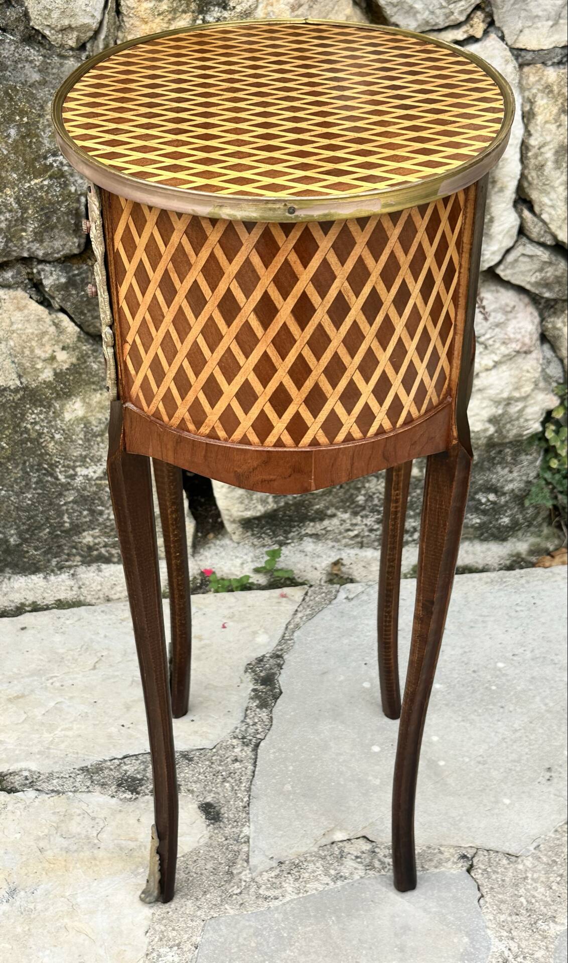 Chiffonier table or folding table in precious wood marquetry.