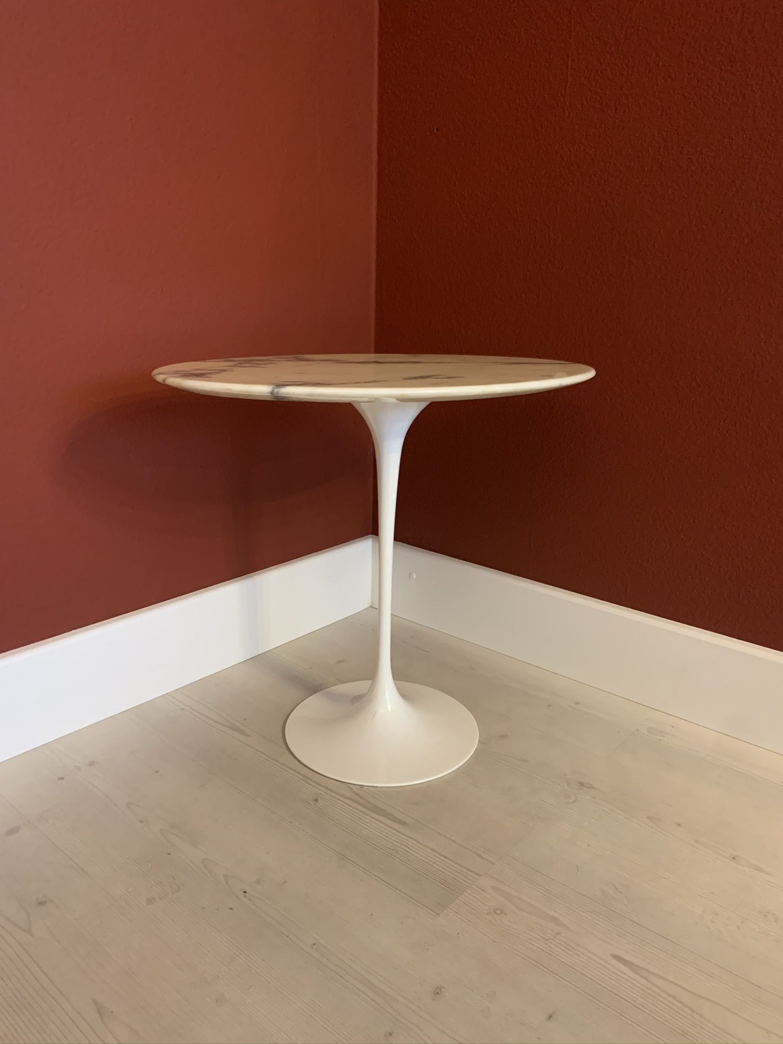 Eero Saarinen marble side table for Knoll International 1970s