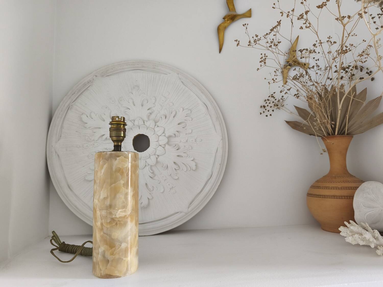 Cylindrical lamp base in natural stone