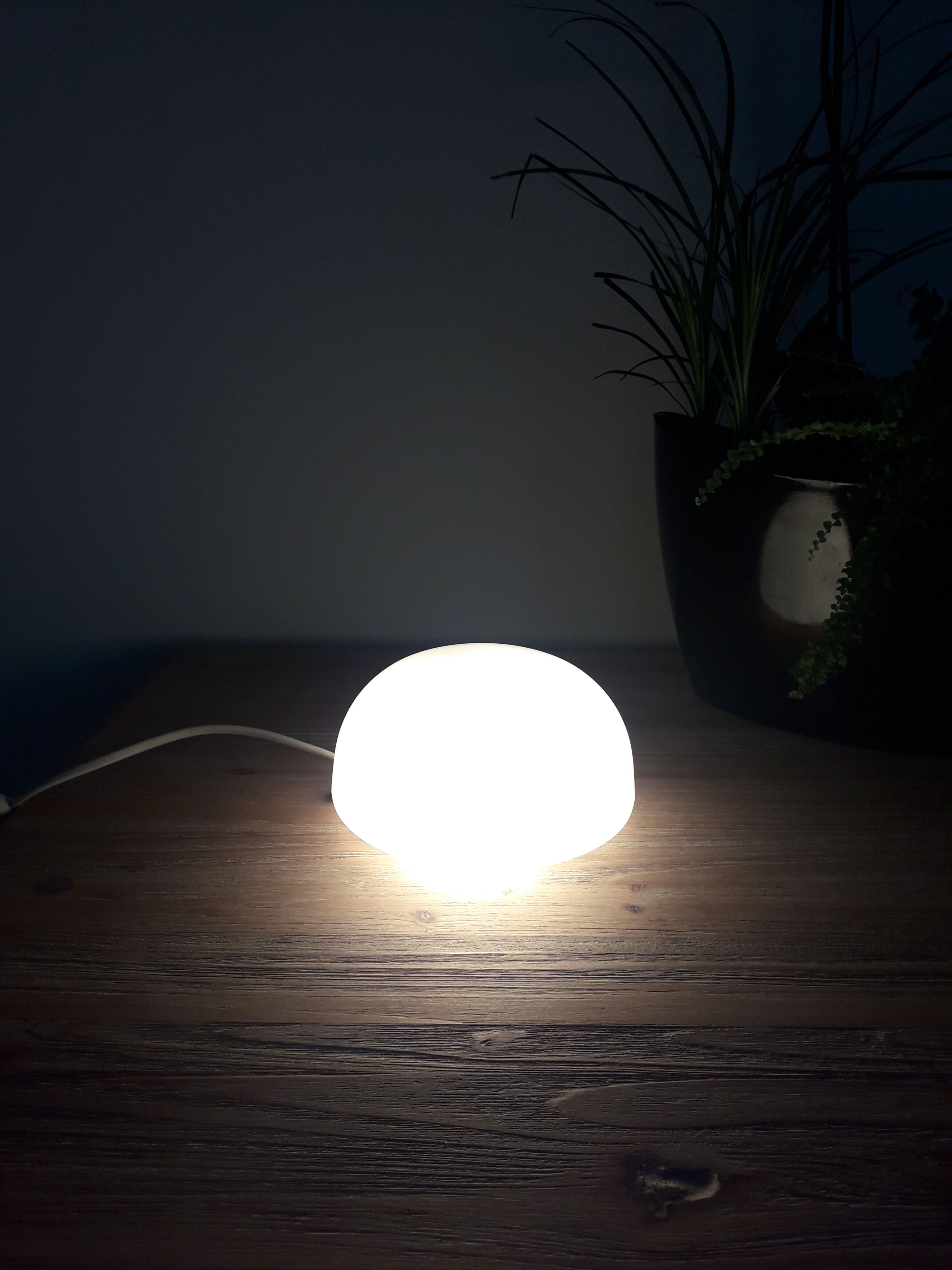 Vintage ceiling lamp / wall lamp - White opaline globe - 70s