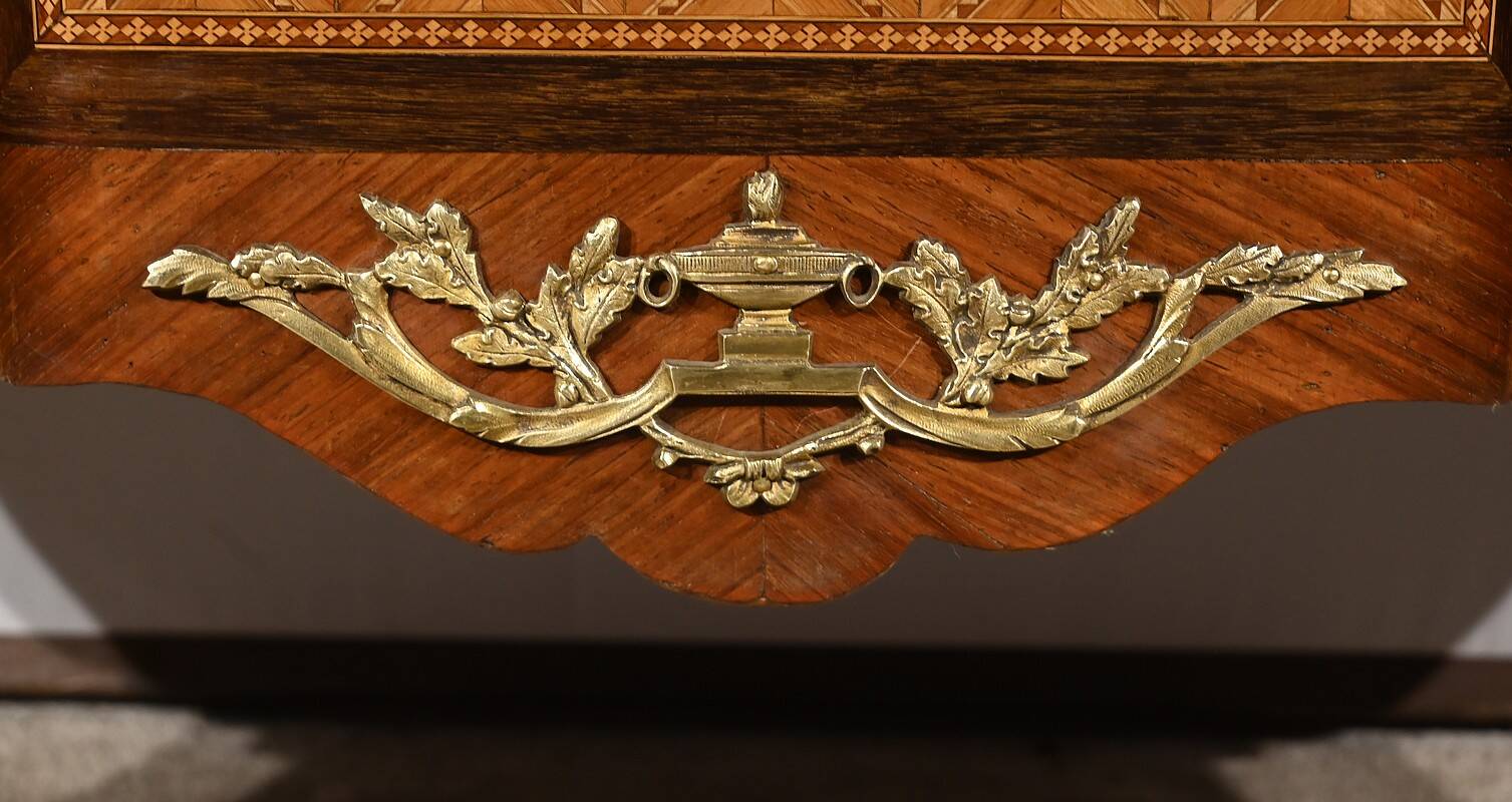 Rosewood and Amaranth chest of drawers, Louis XV / Louis XVI Transition style – Late 19th century