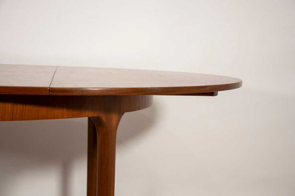 Round vintage extendable dining table from Mcintosh