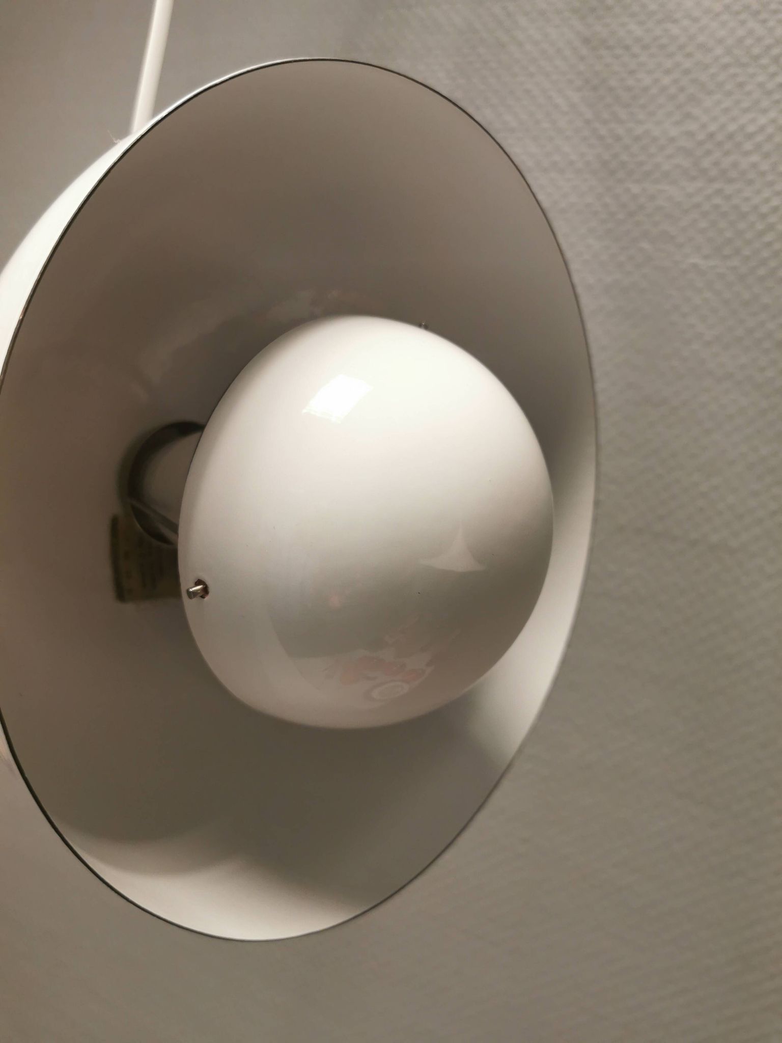 One of the old Flowerpot vp1 in enamel, designed by Verner Panton.