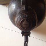 Accordion wall sconce