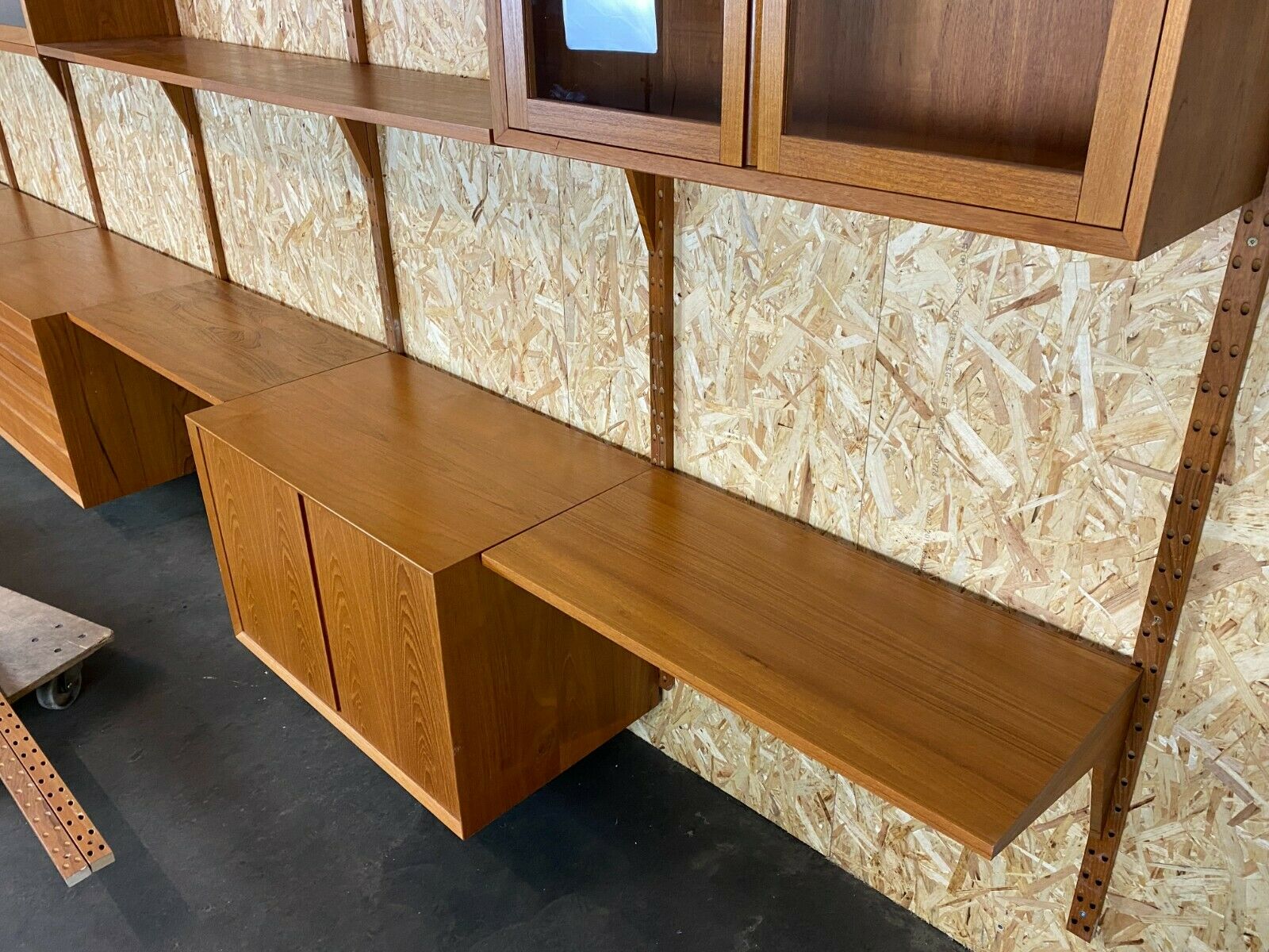 Teak wall shelf by Cado Poul Cadovius 60/70