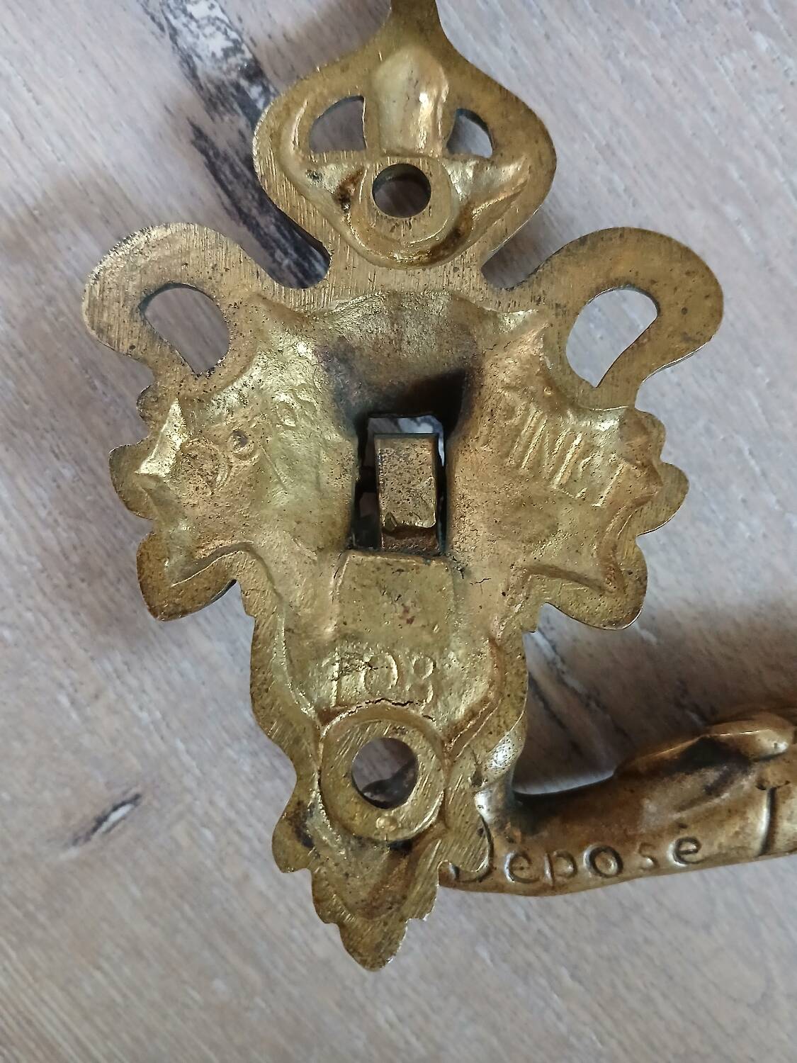 Paire de poignées en bronze L.Pinet