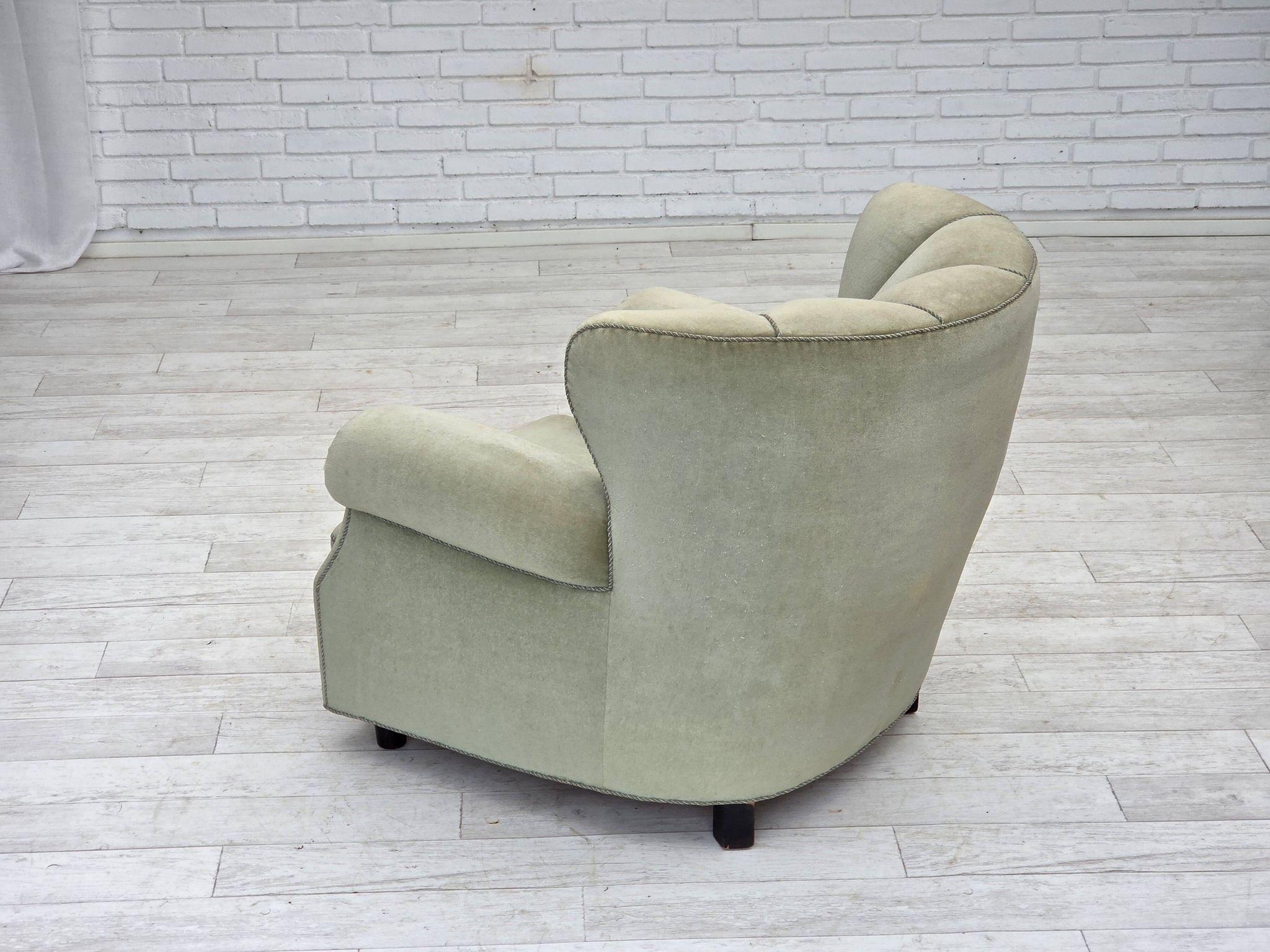 Fauteuil relax danois des années 1970, velours d'ameublement vert clair