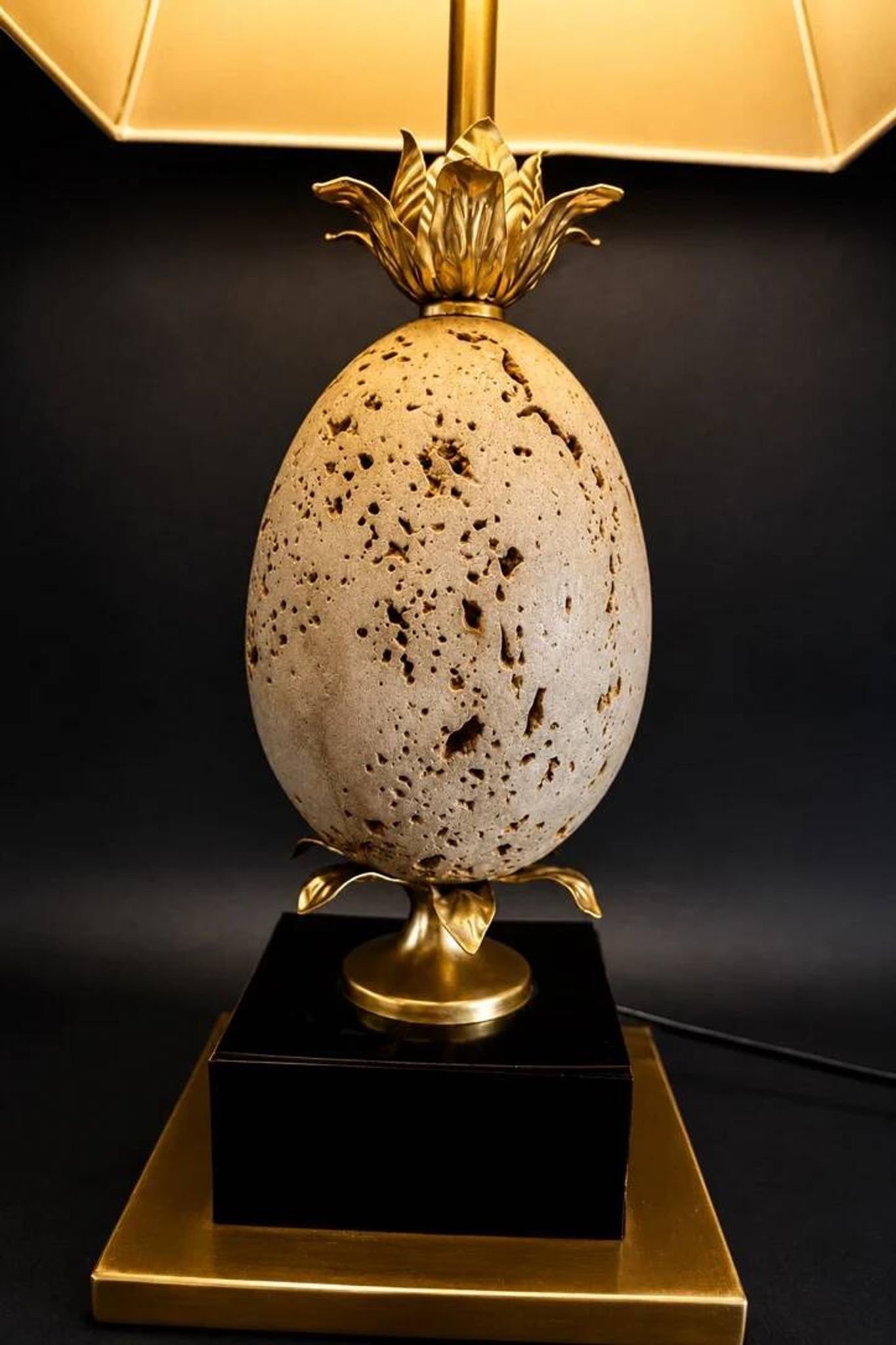 Ostrich egg lamp in travertine