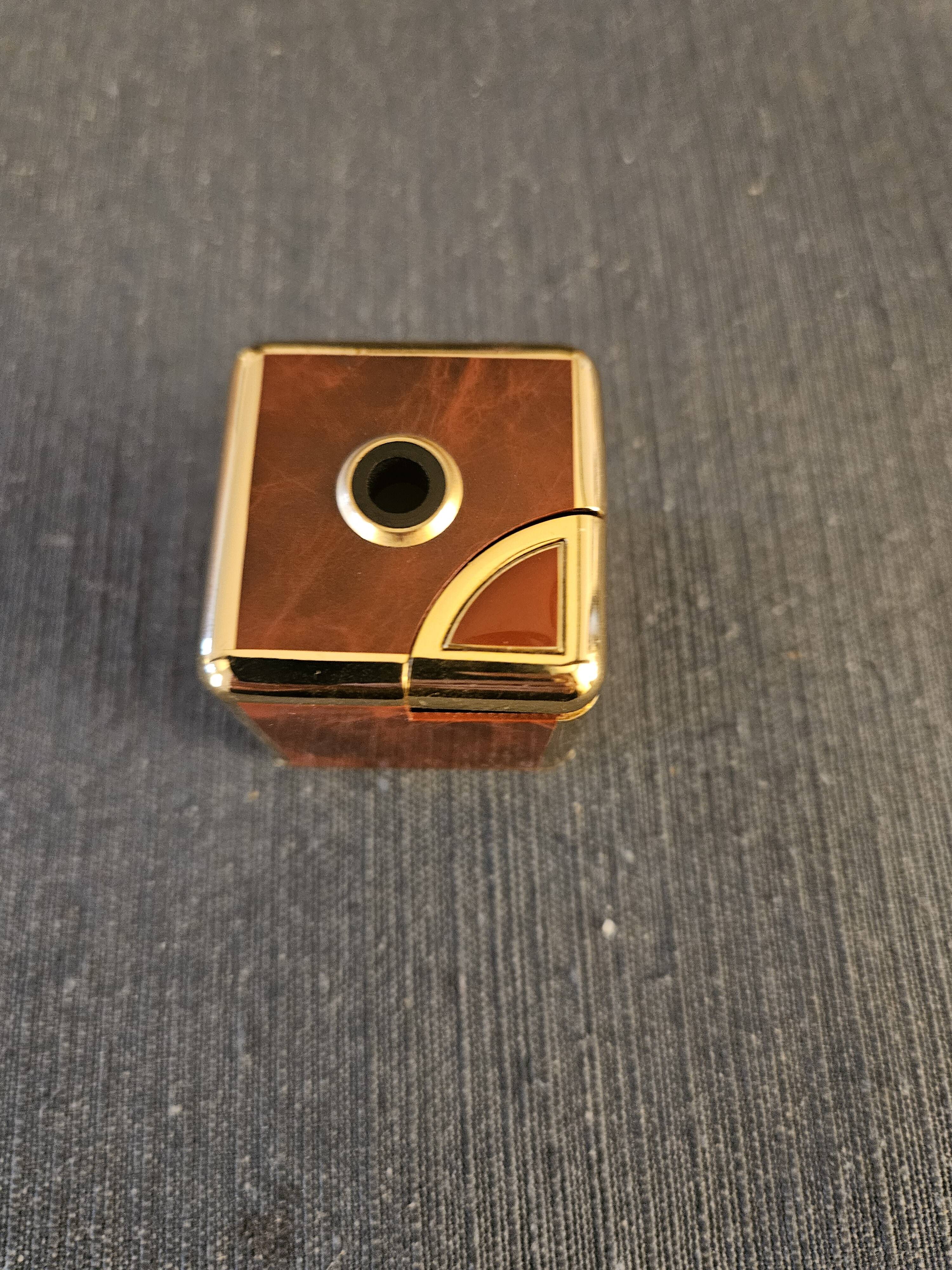 Vintage table lighter "Cube" Royal Bob – Wood Burl & Gold Finish