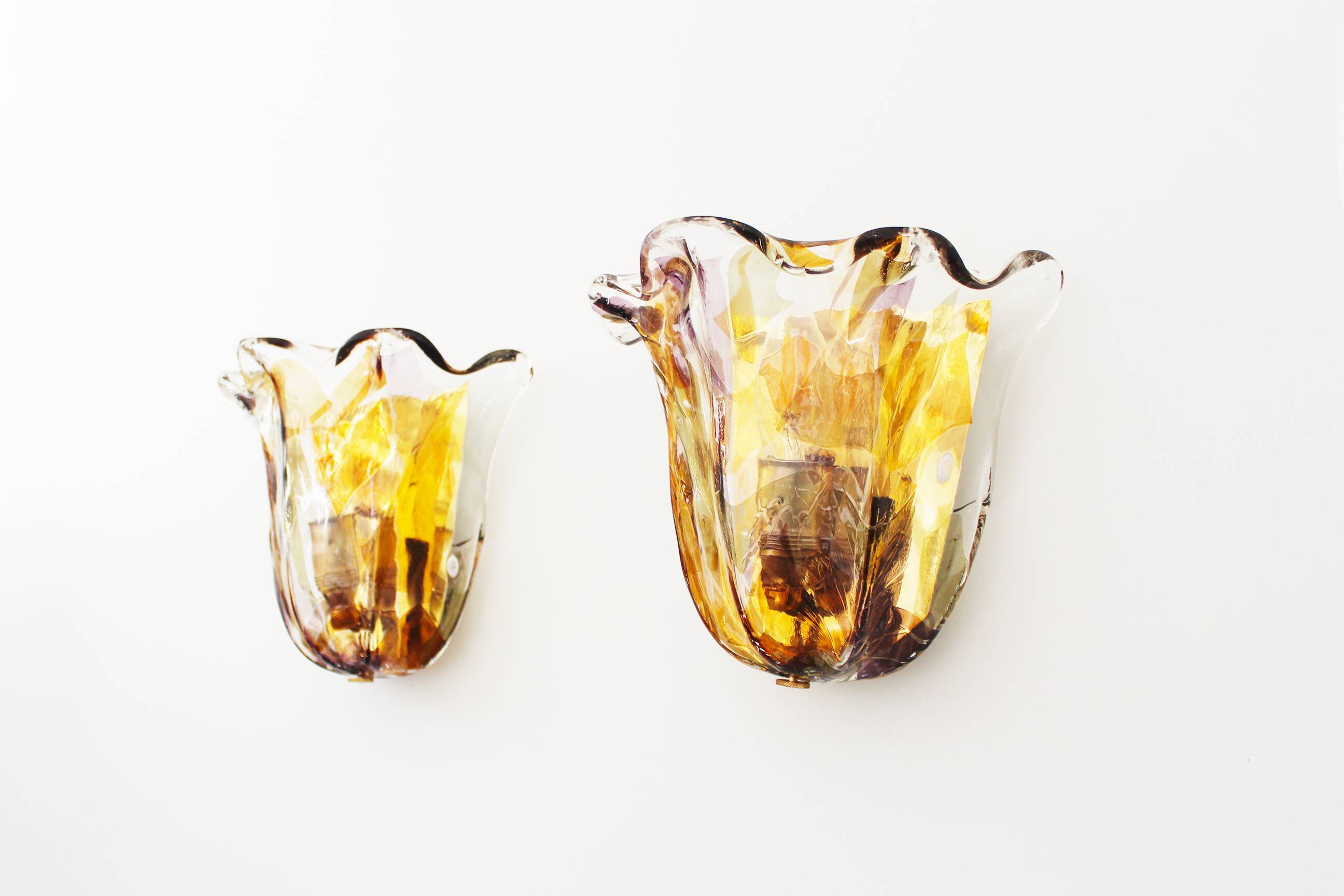 Set of 2 Brass and Muranoglass ‘Shell’ wall sconces by La Murrina
