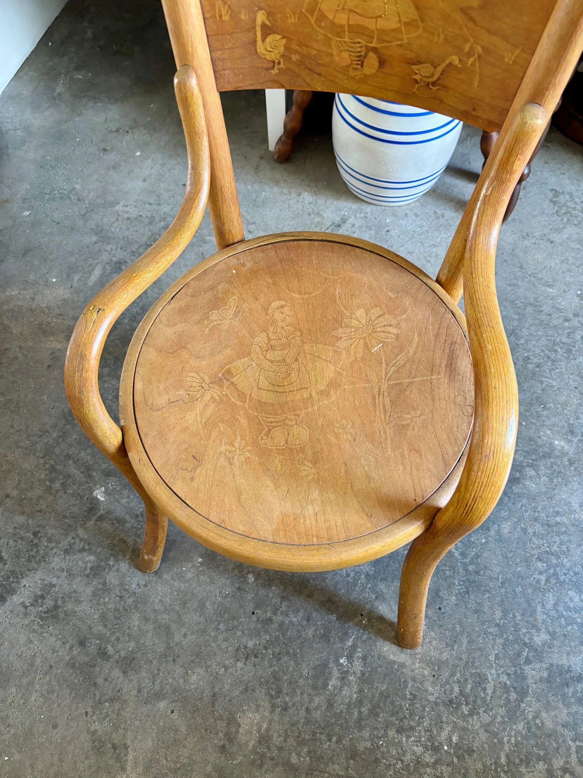 Fischel children's armchair in bent beech wood