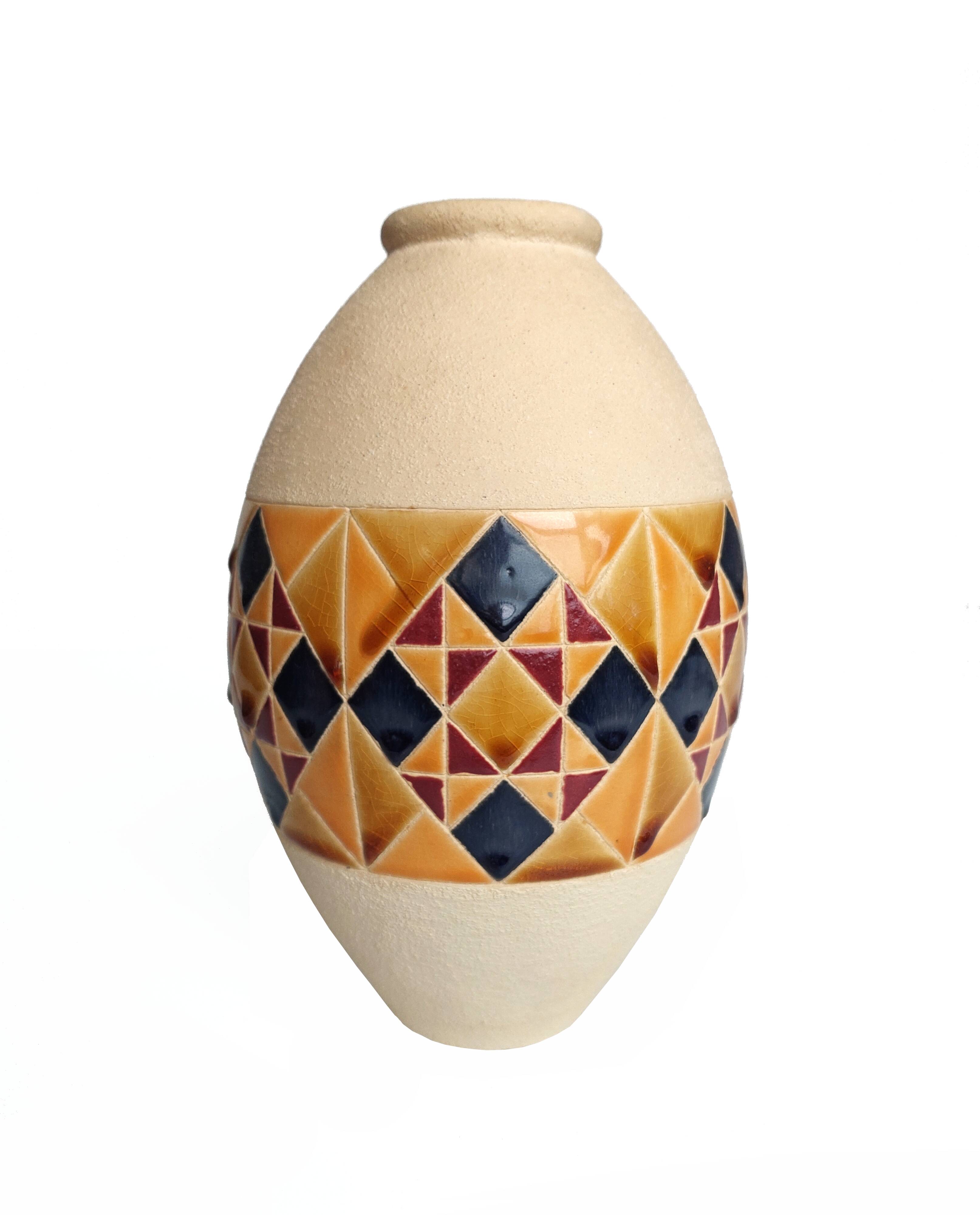 Lot of vases and carafes in earthenware and ceramic.
