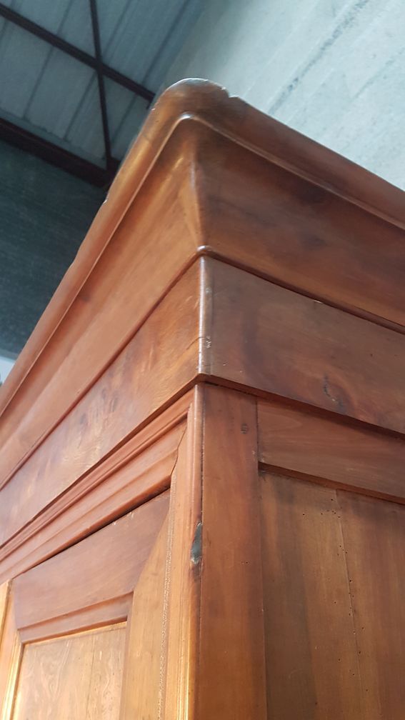 Wooden cabinet
