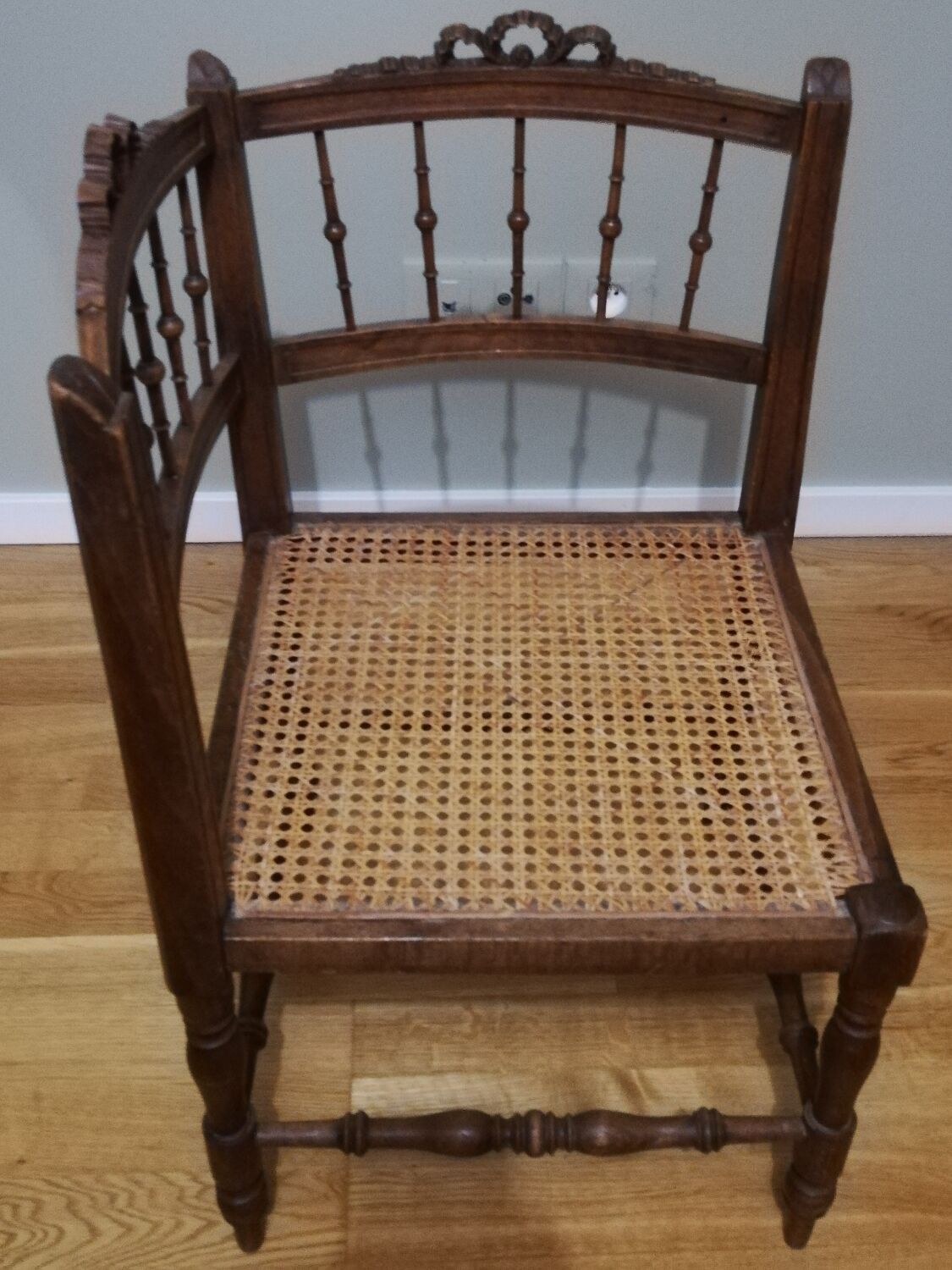 Corner chair canus Louis XV style