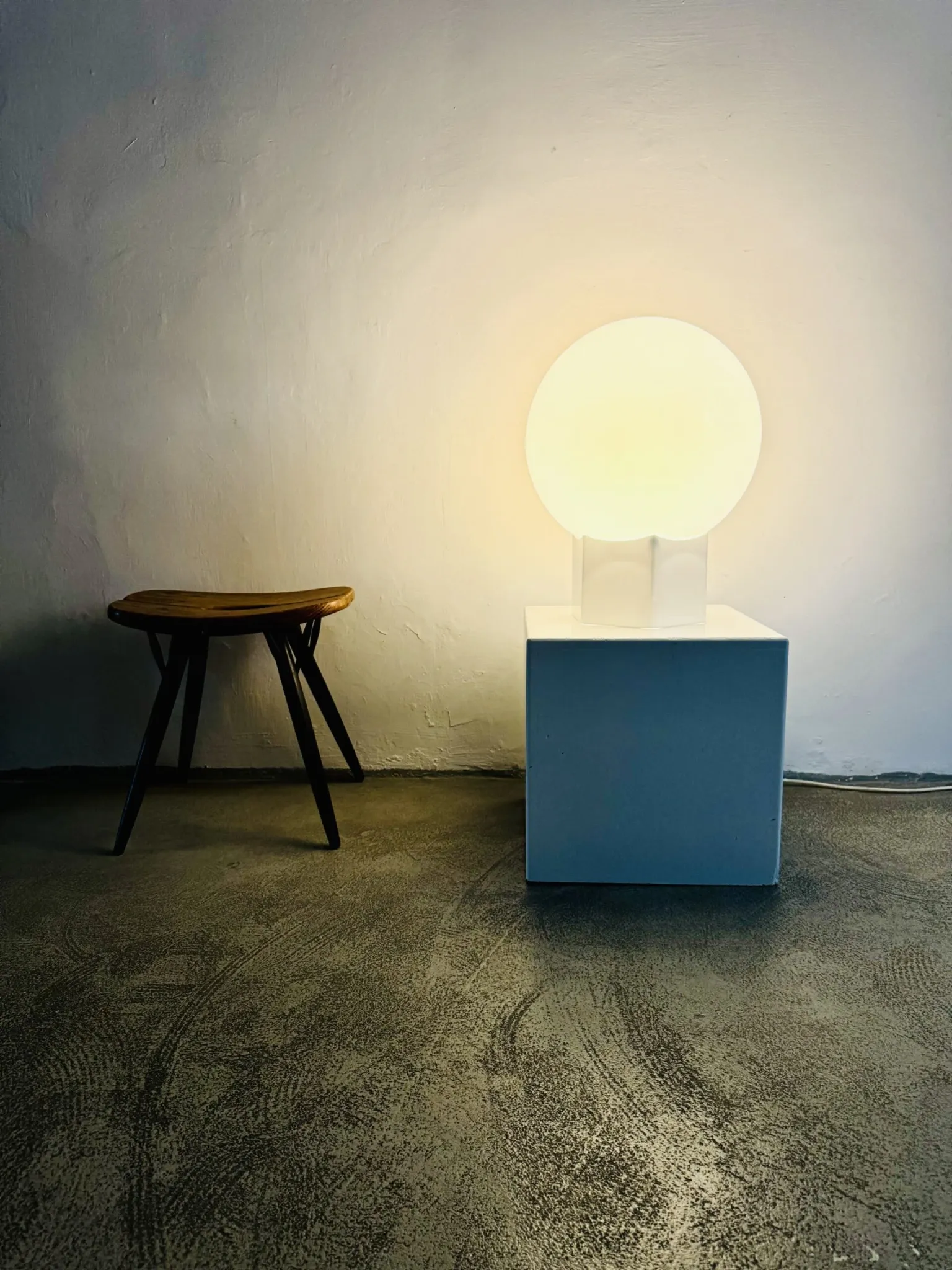 D-2152 Sphere Table Lamp By Raak Amsterdam, The Netherlands 1980S