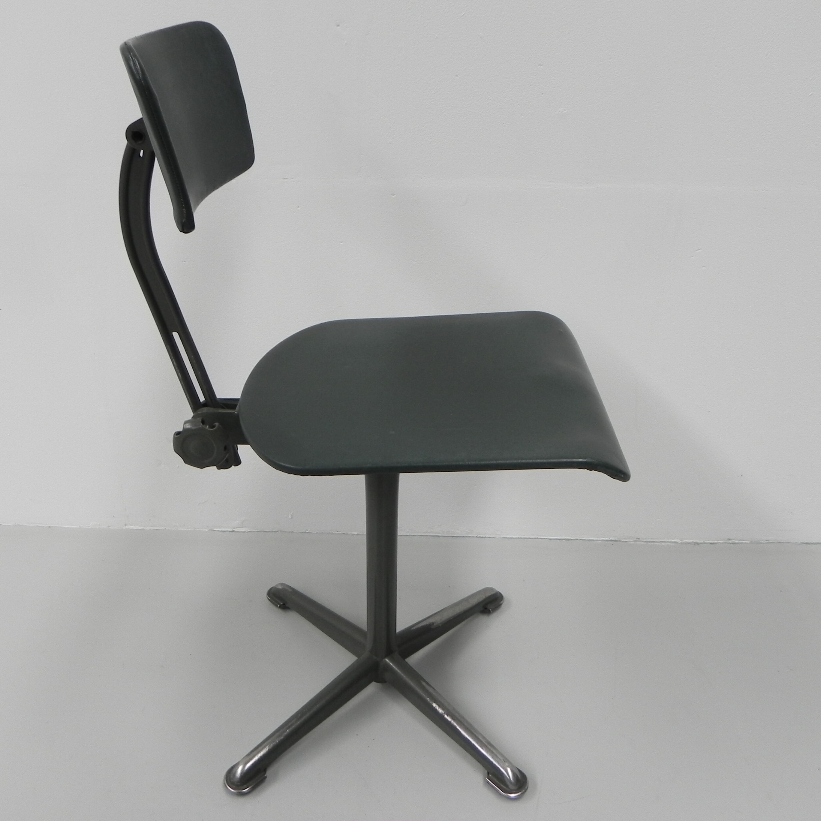 Studio chair, architect's chair Ahrend de Cirkel