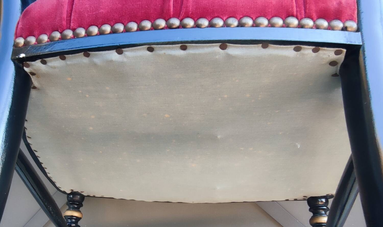 Antique Napoleon III chair in red velvet with upholstery