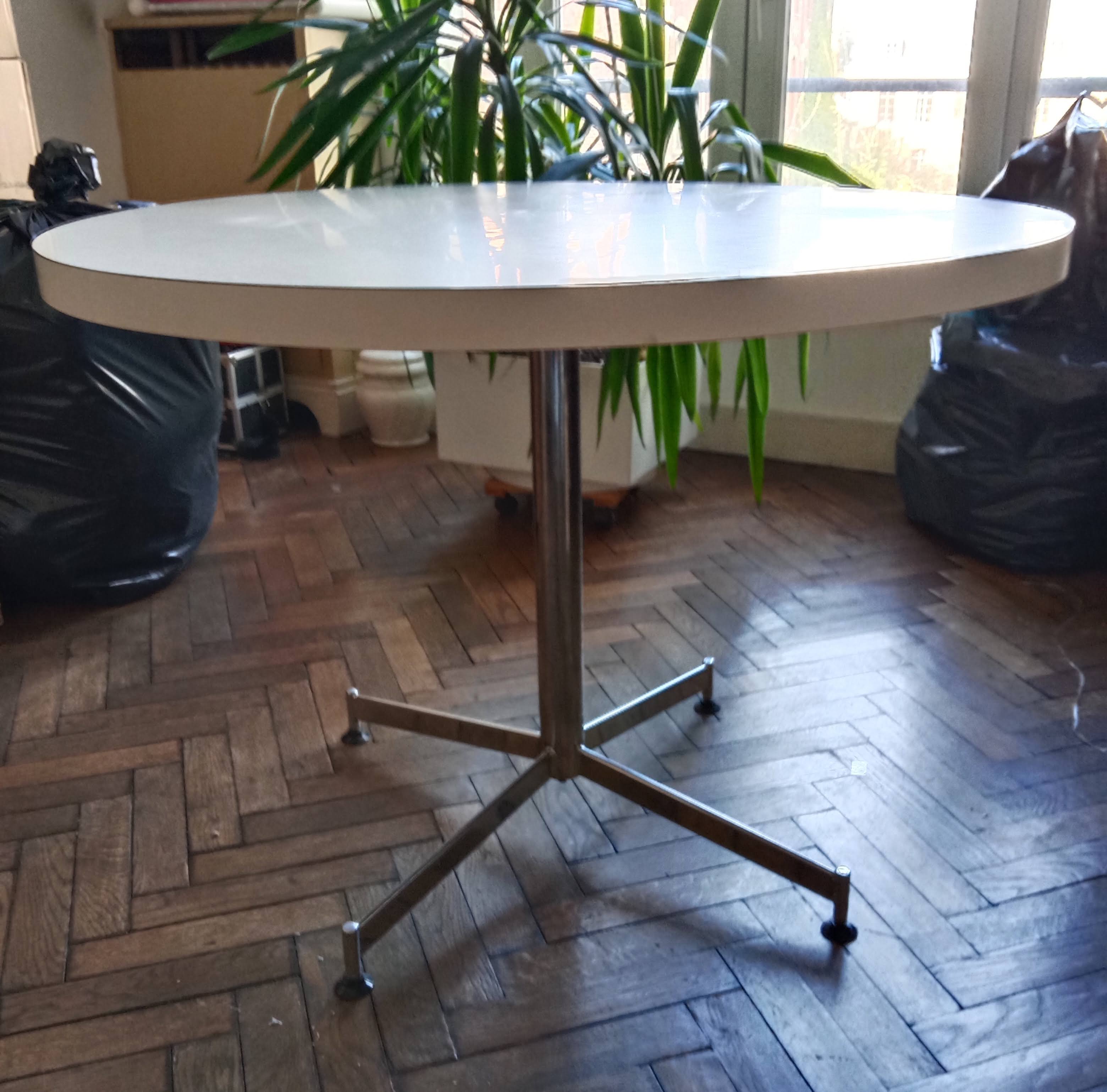 Table ronde blanche de cuisine
