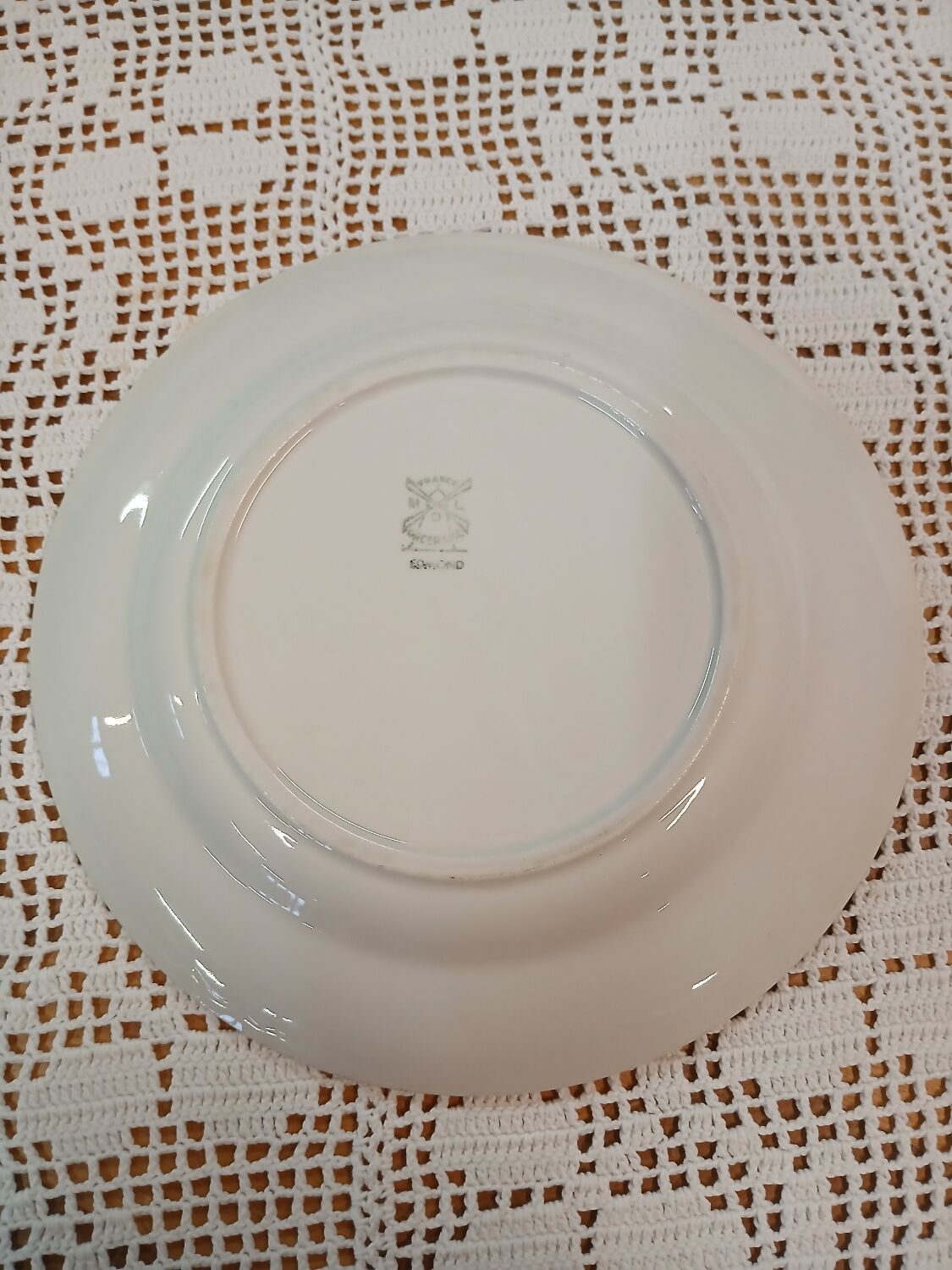 6 mismatched antique dinner plates