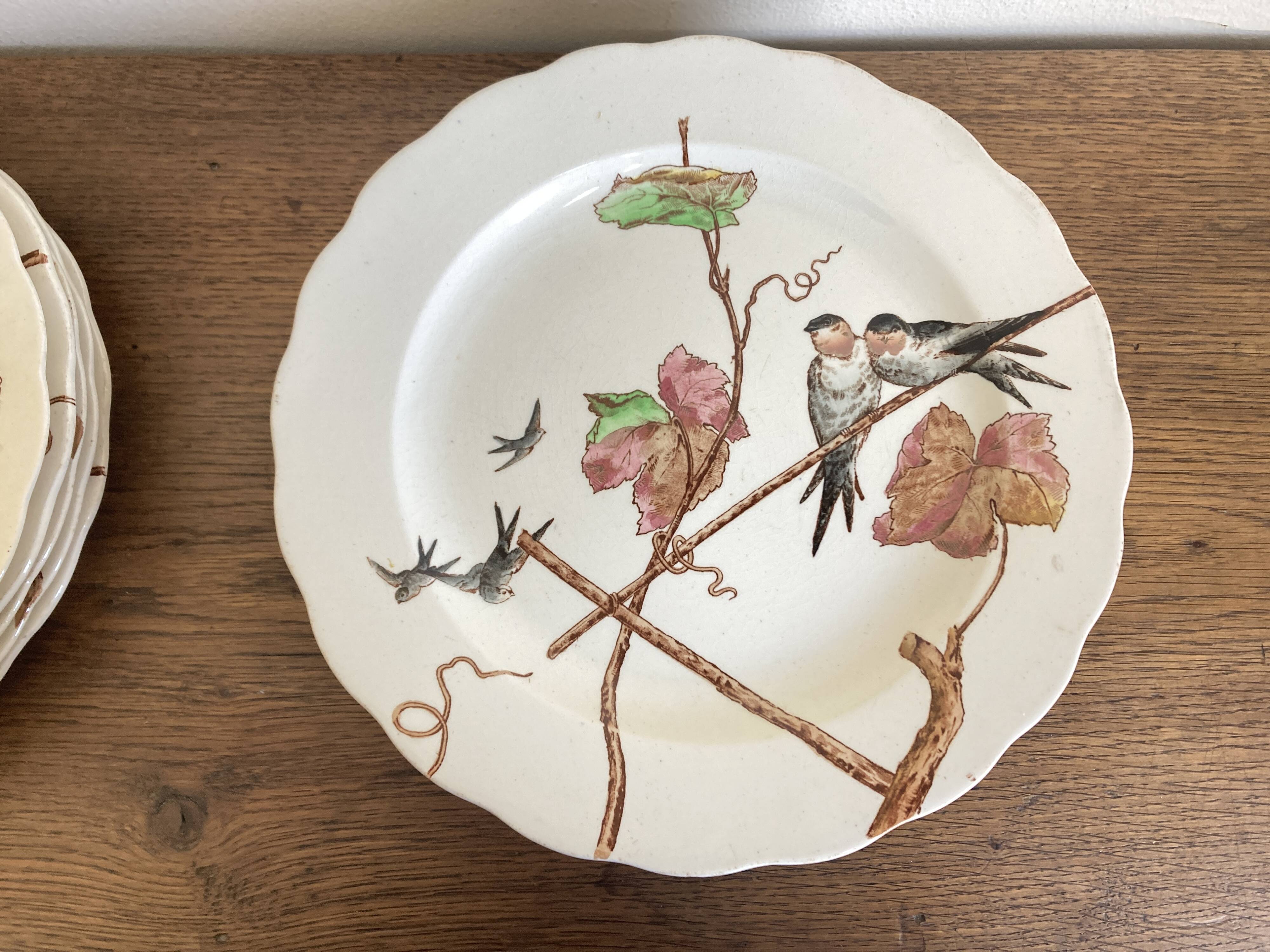 set de 12 assiettes polychrome 1850 ondulées Brownfield England oiseaux