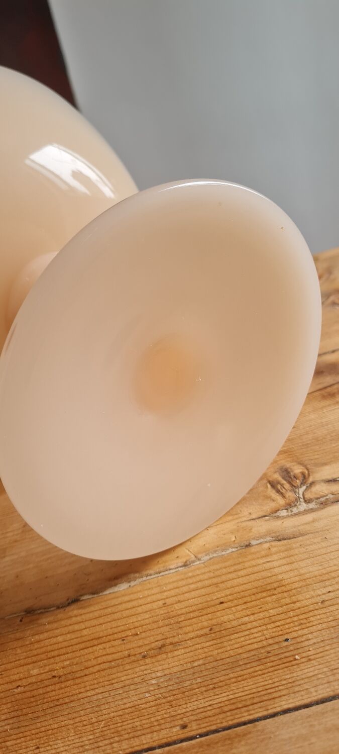 Cup in nude milky opaline