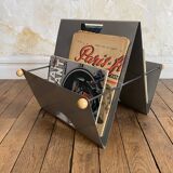 Memphis style magazine rack