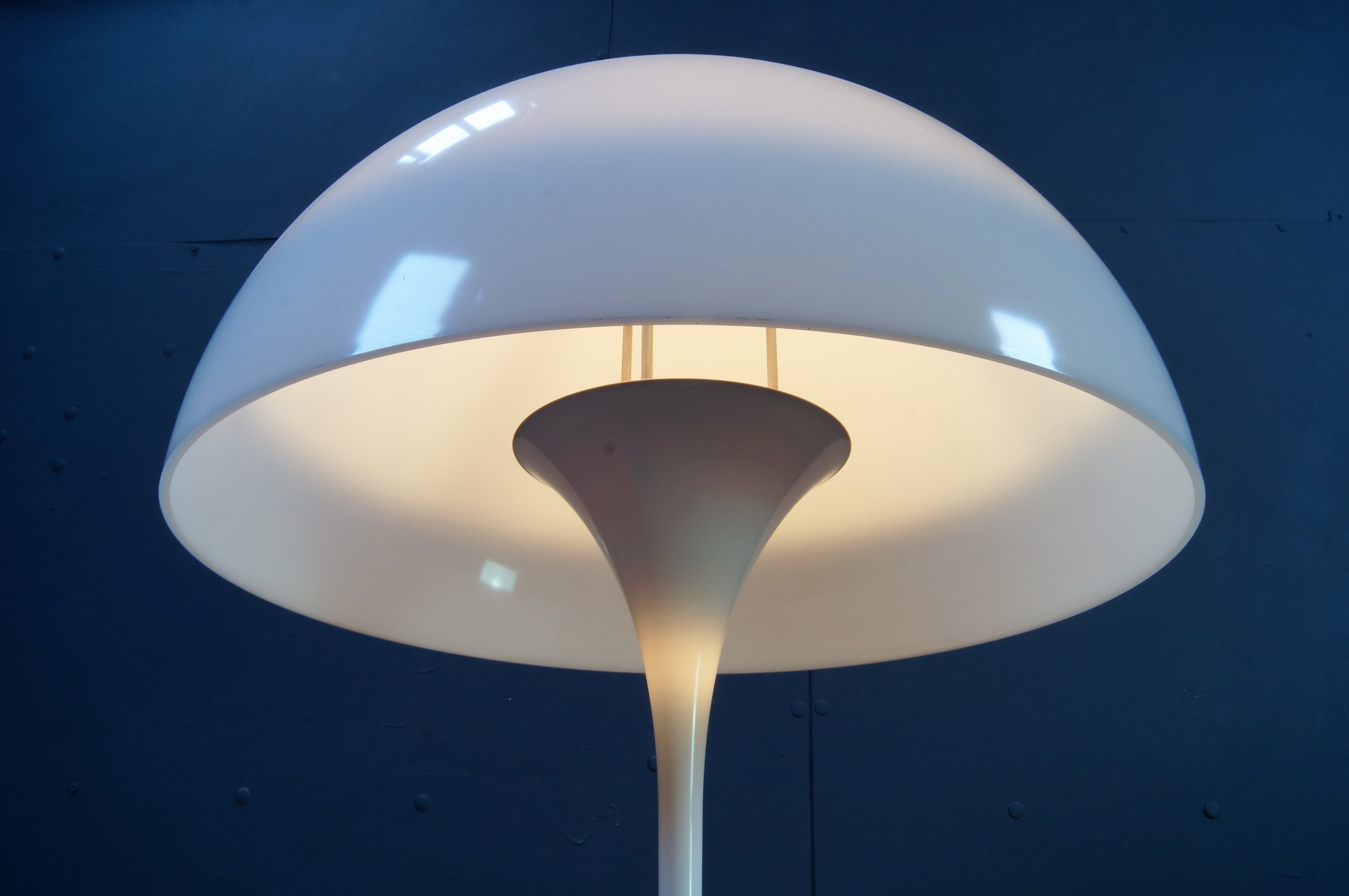Phantella floorlamp - Verner Panton for Louis Poulsen