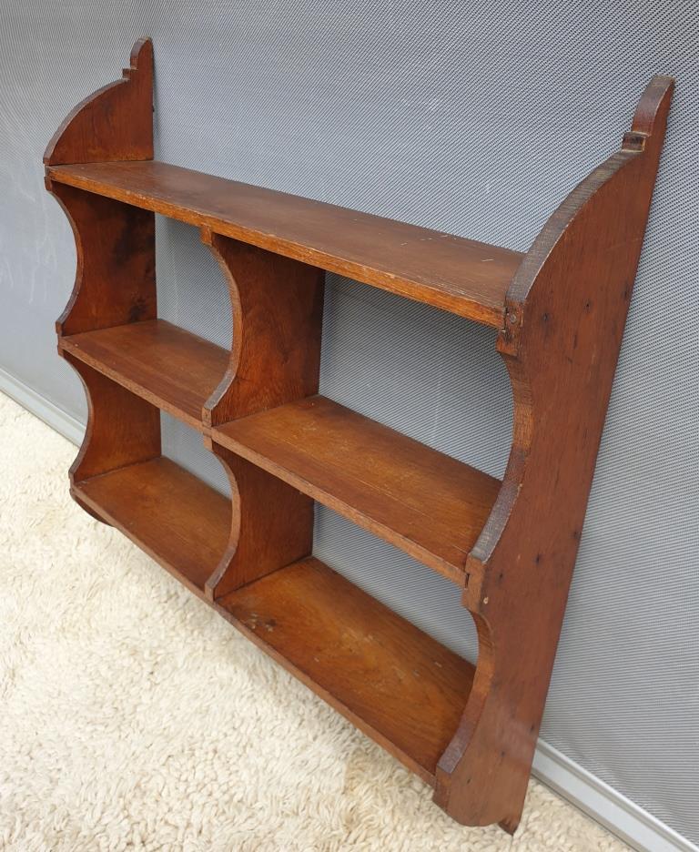 Etagère murale en accolades bois vintage 3 tablettes