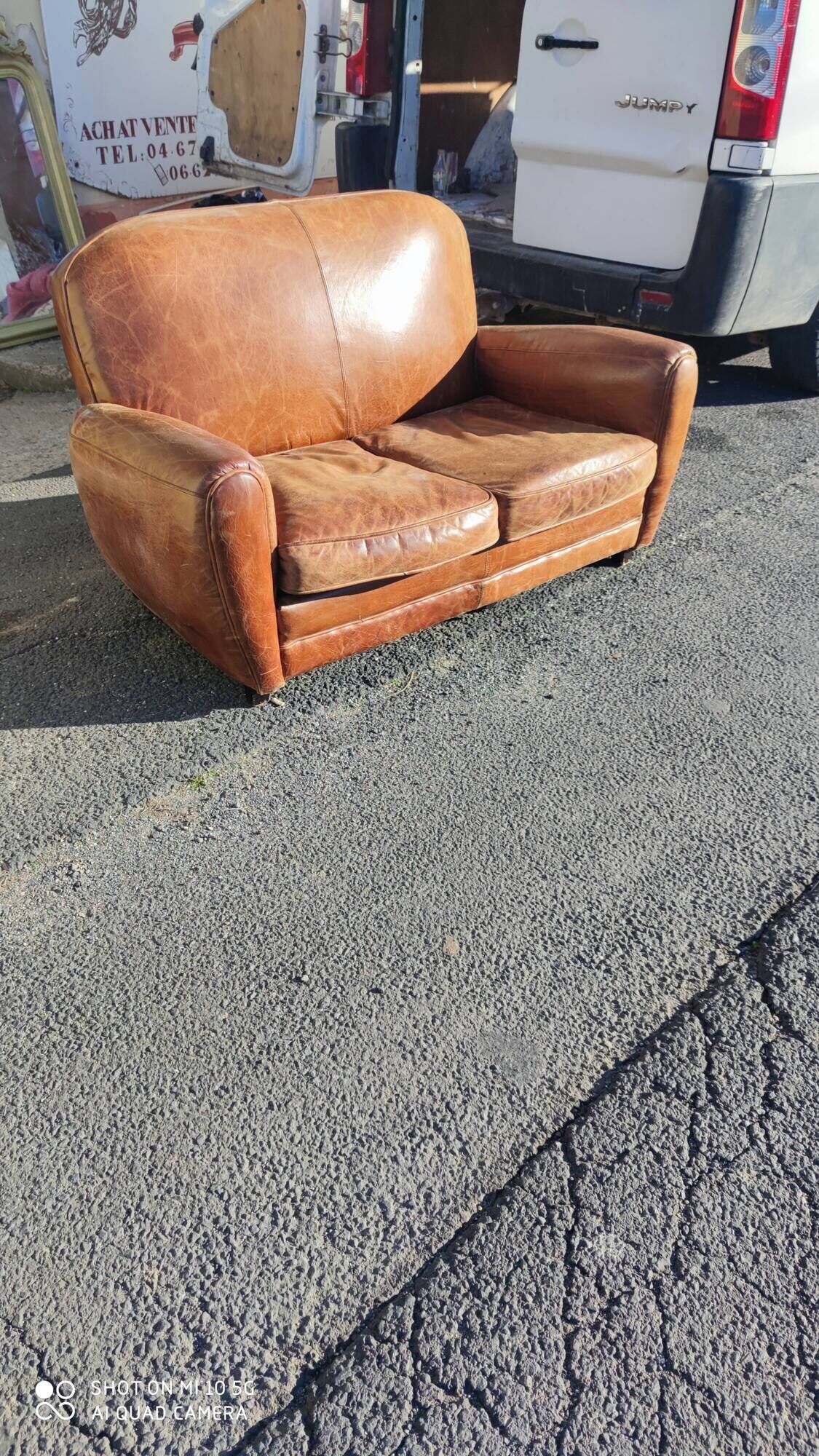Club sofa 2 places in leather beautiful patina around 1980