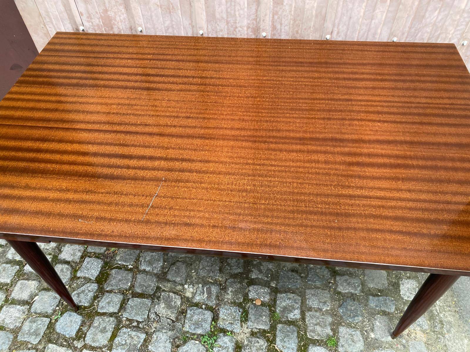 Scandinavian extendable dining table made of solid wood and rosewood, 220cm.