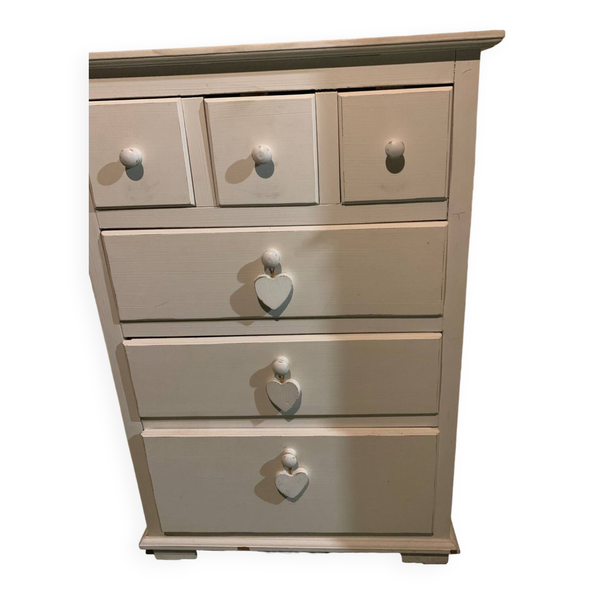 White chest of drawers