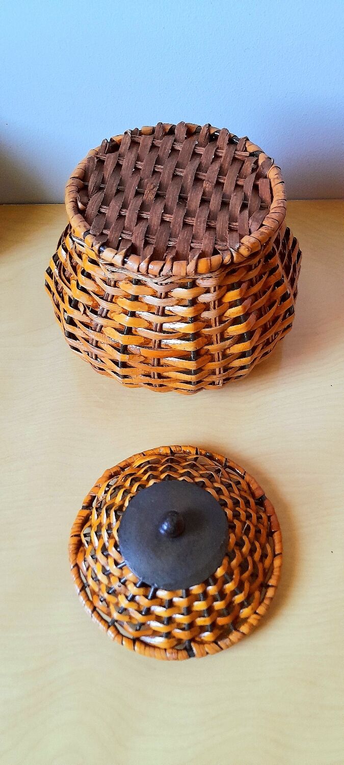 Boîte en osier tréssé