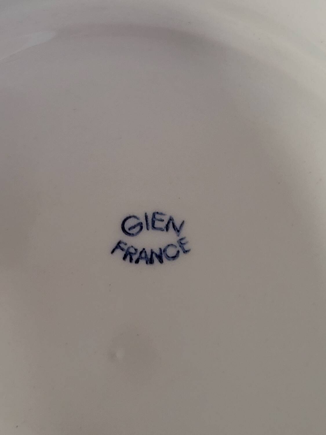 Gien plates