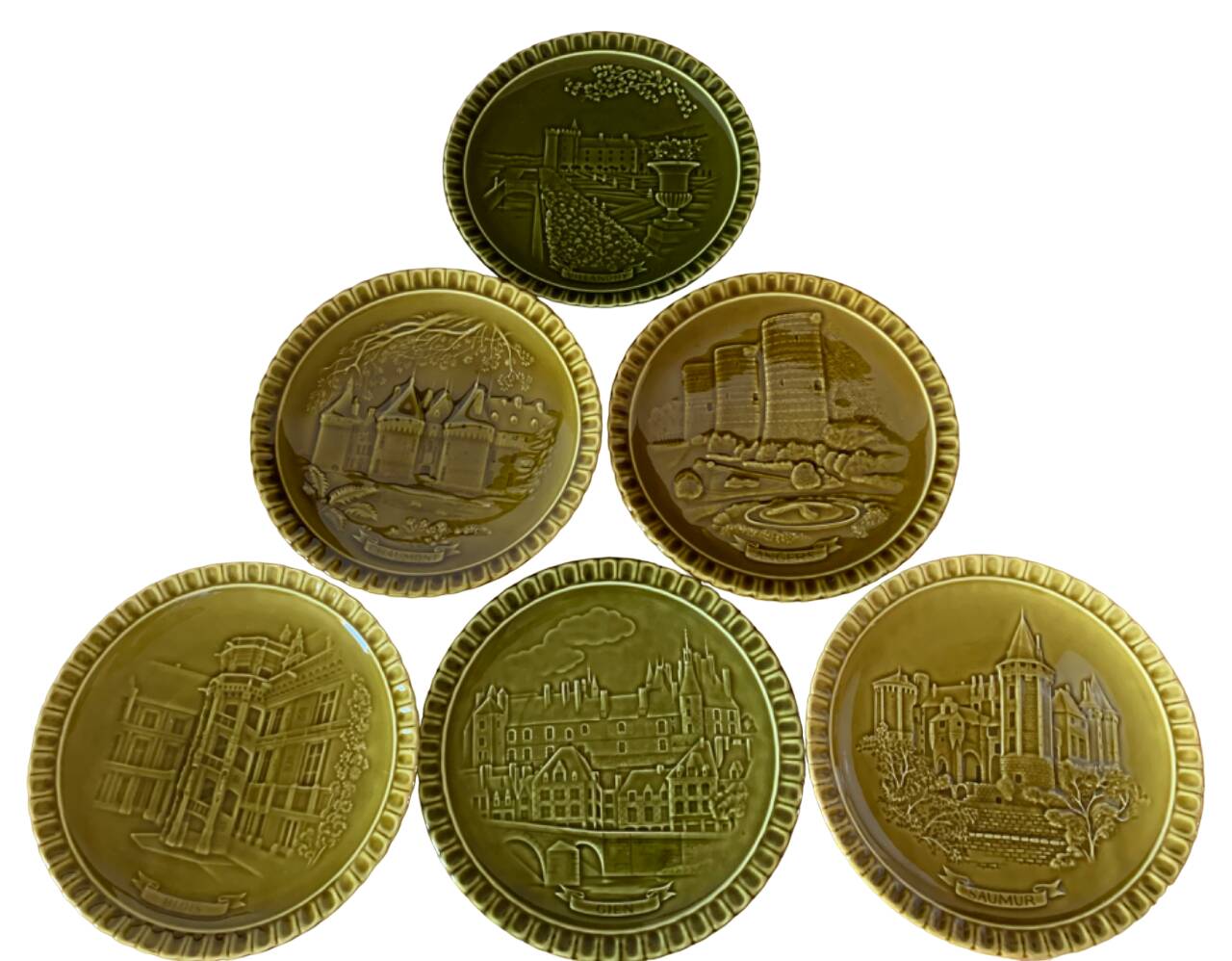 Gien earthenware Loire castle plates
