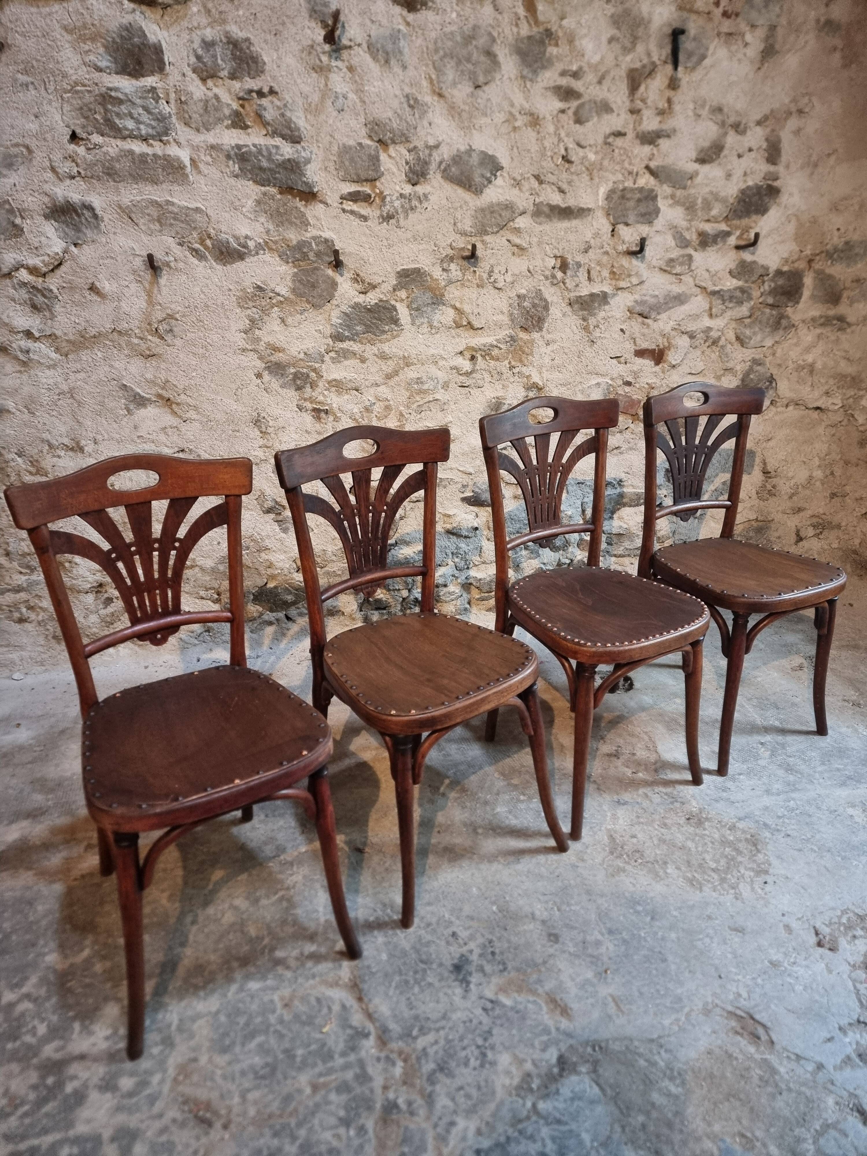 Ensemble de 4 chaises bistrot françaises anciennes Thonet – vers 1920