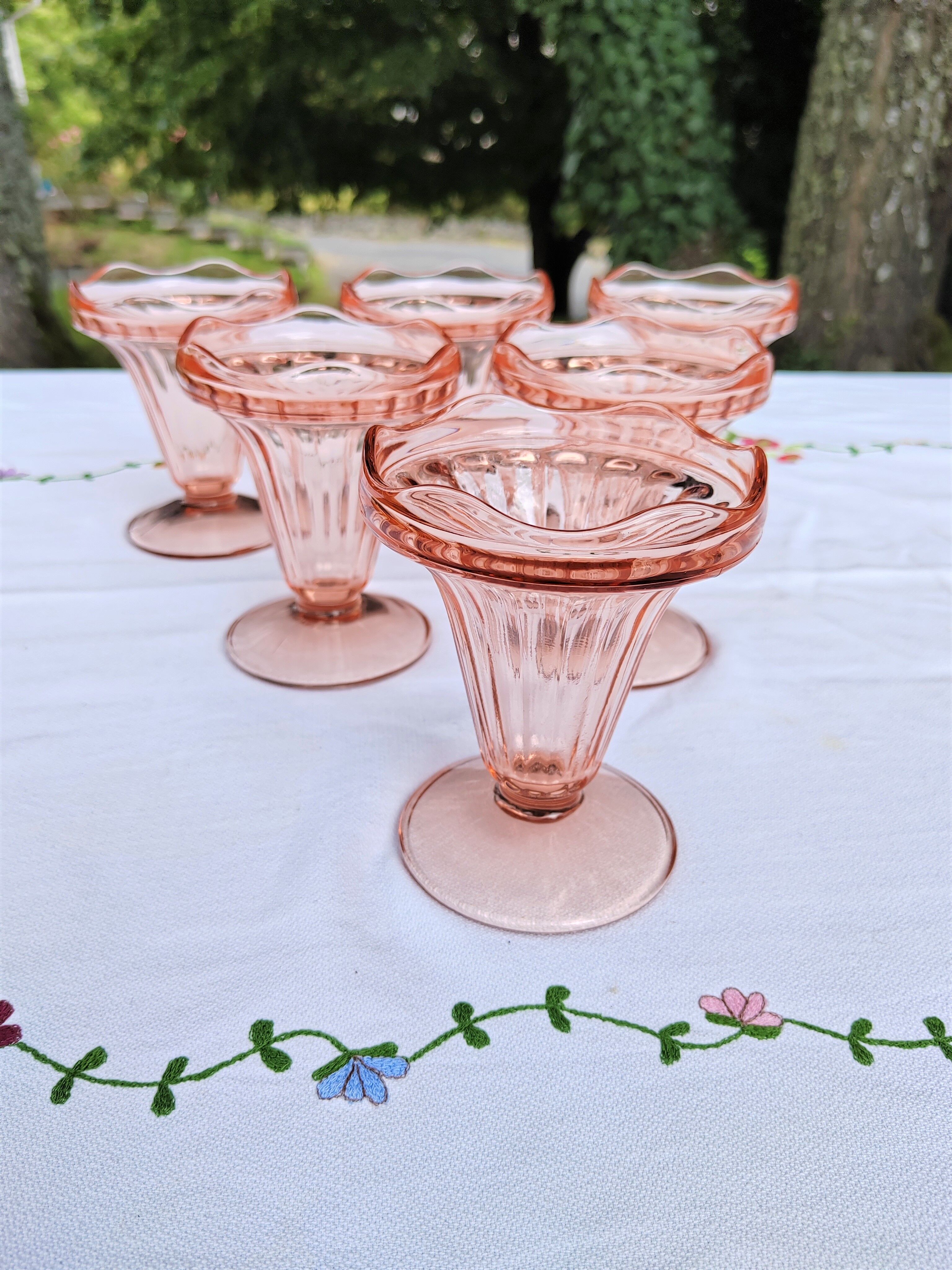 Suite of 6 pink glass ice cream bowls 70s/80s