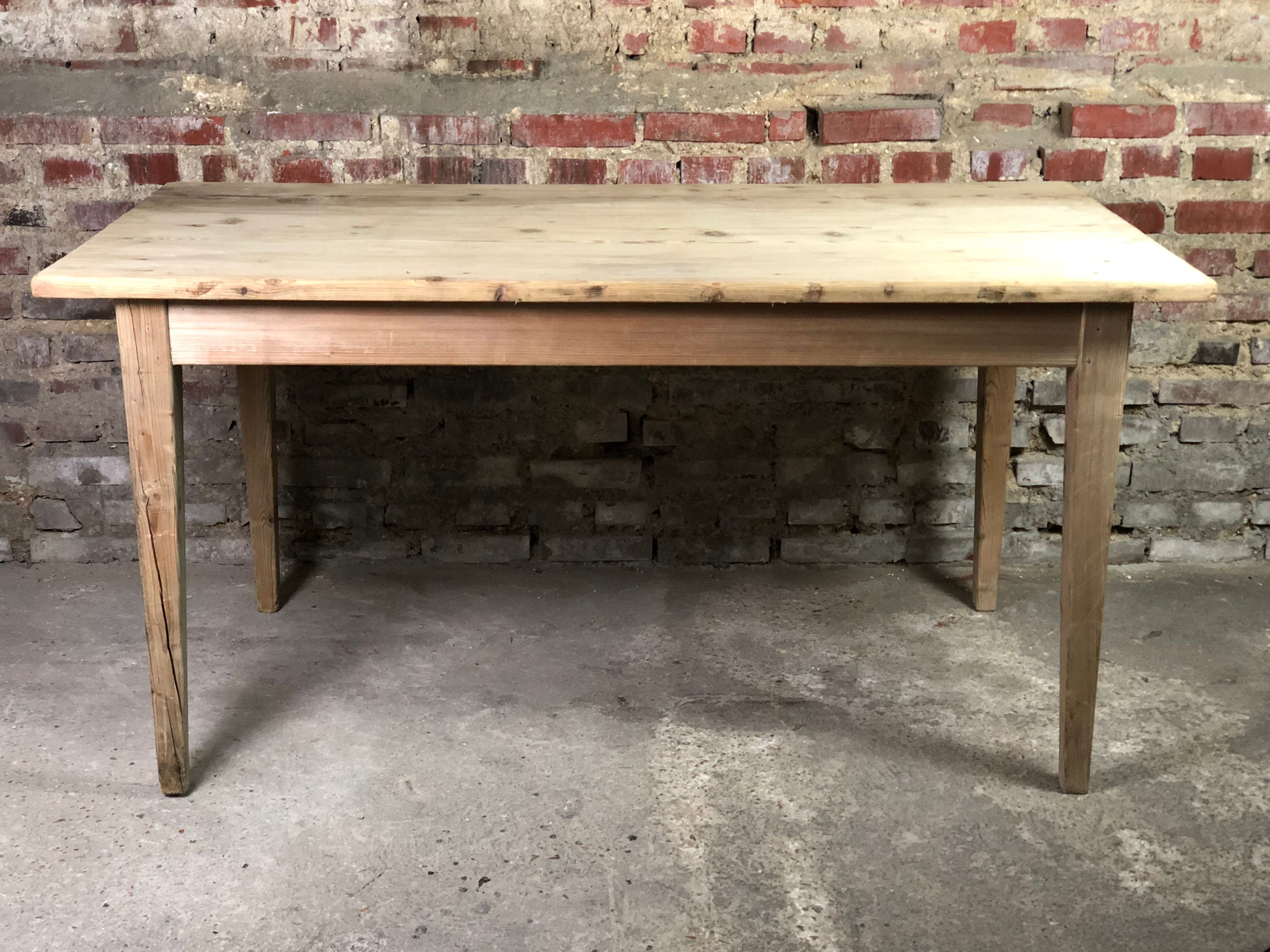 Farm table in raw pichepin 1900s
