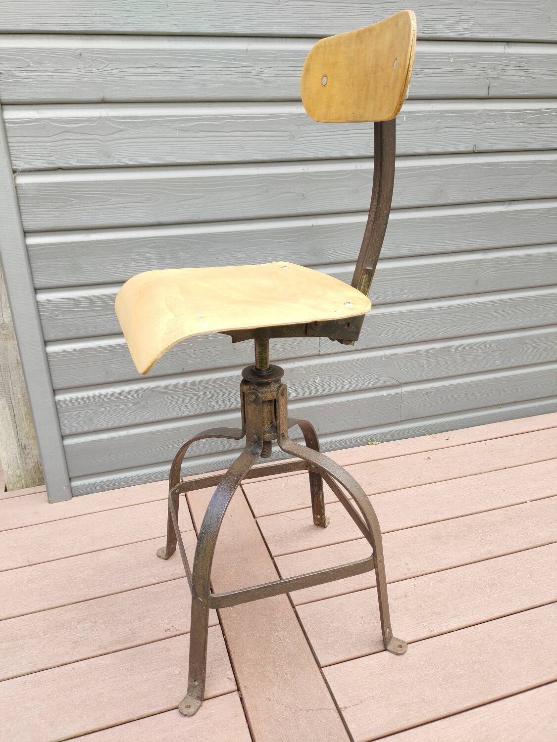 Old Bienaise workshop chair