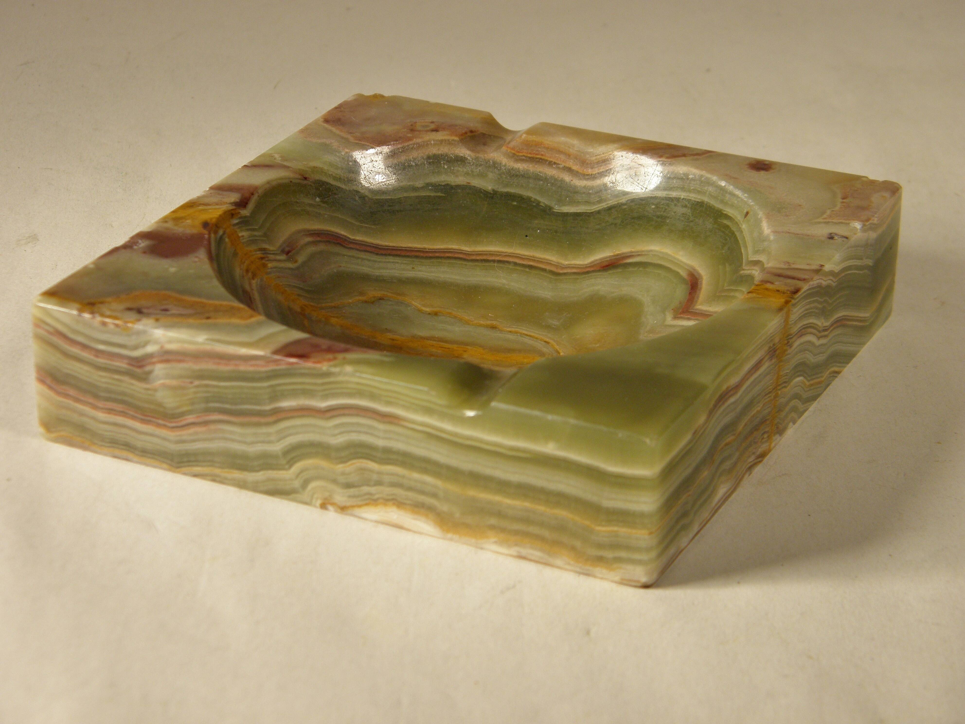 Onyx ashtray 10 x 10