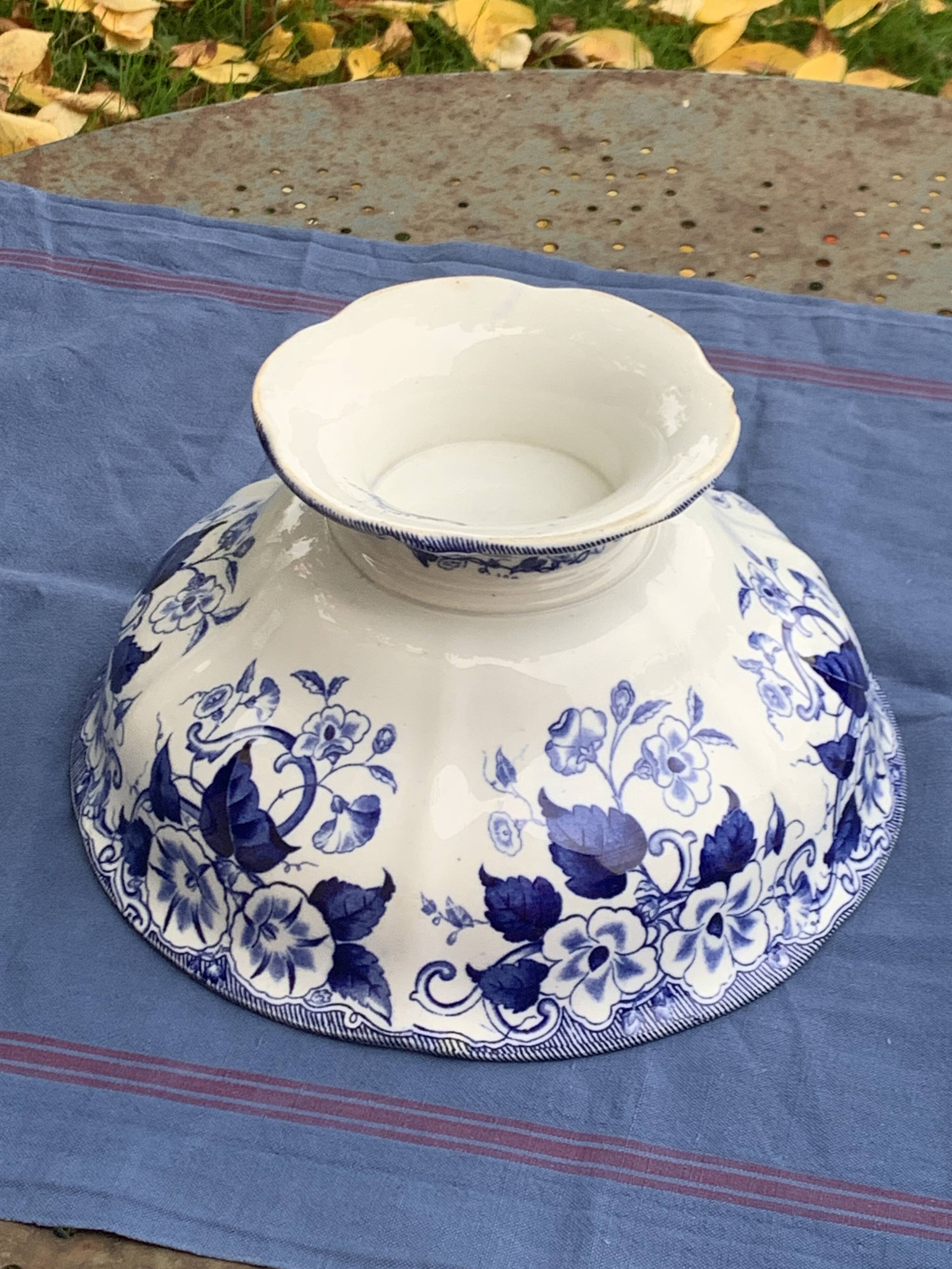 Antique salad bowl, Creil and Montereau, in earthenware, Flora model with blue bindweed, 19th century