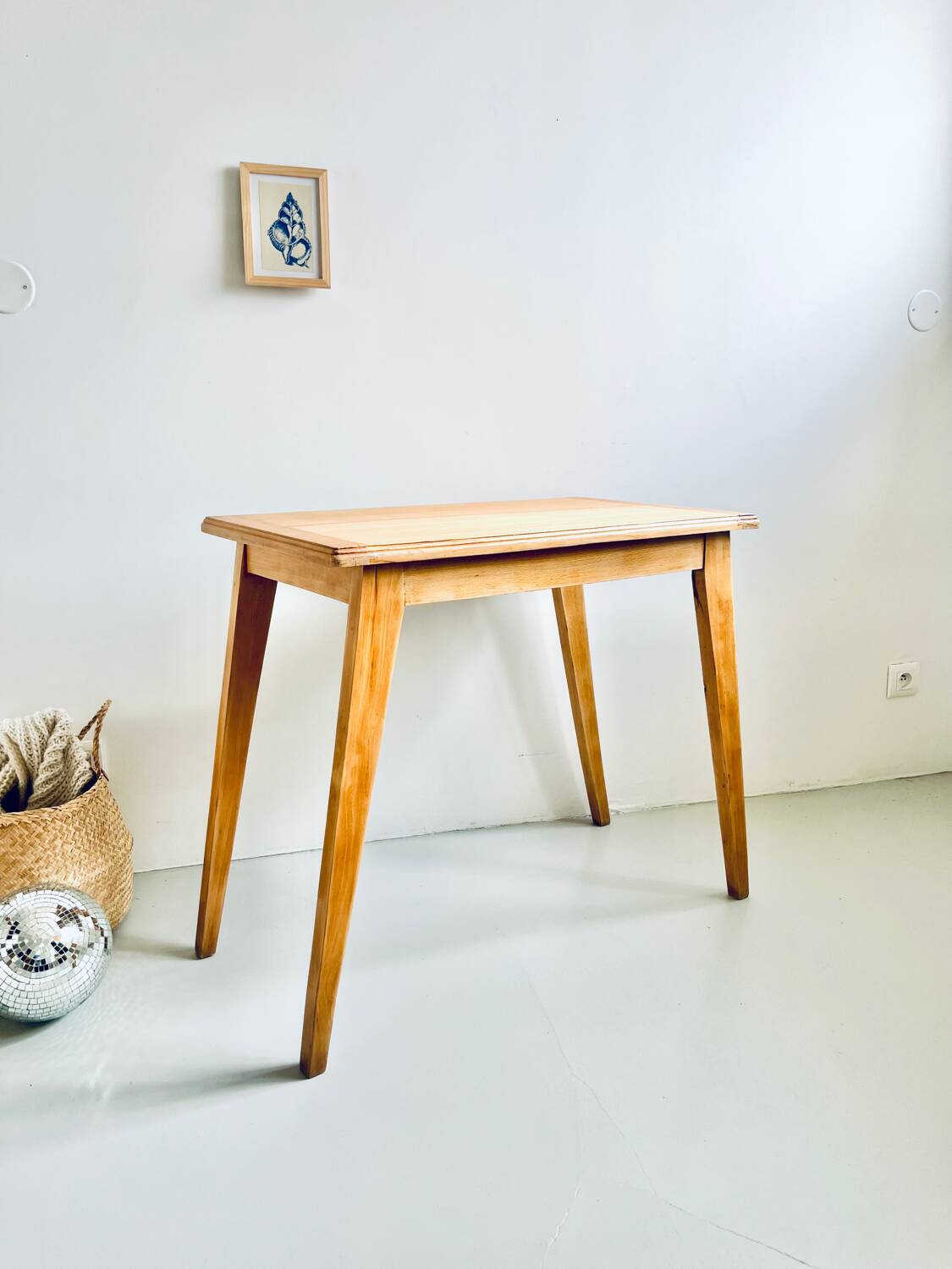 Table appointment / small desk with compass legs 1950