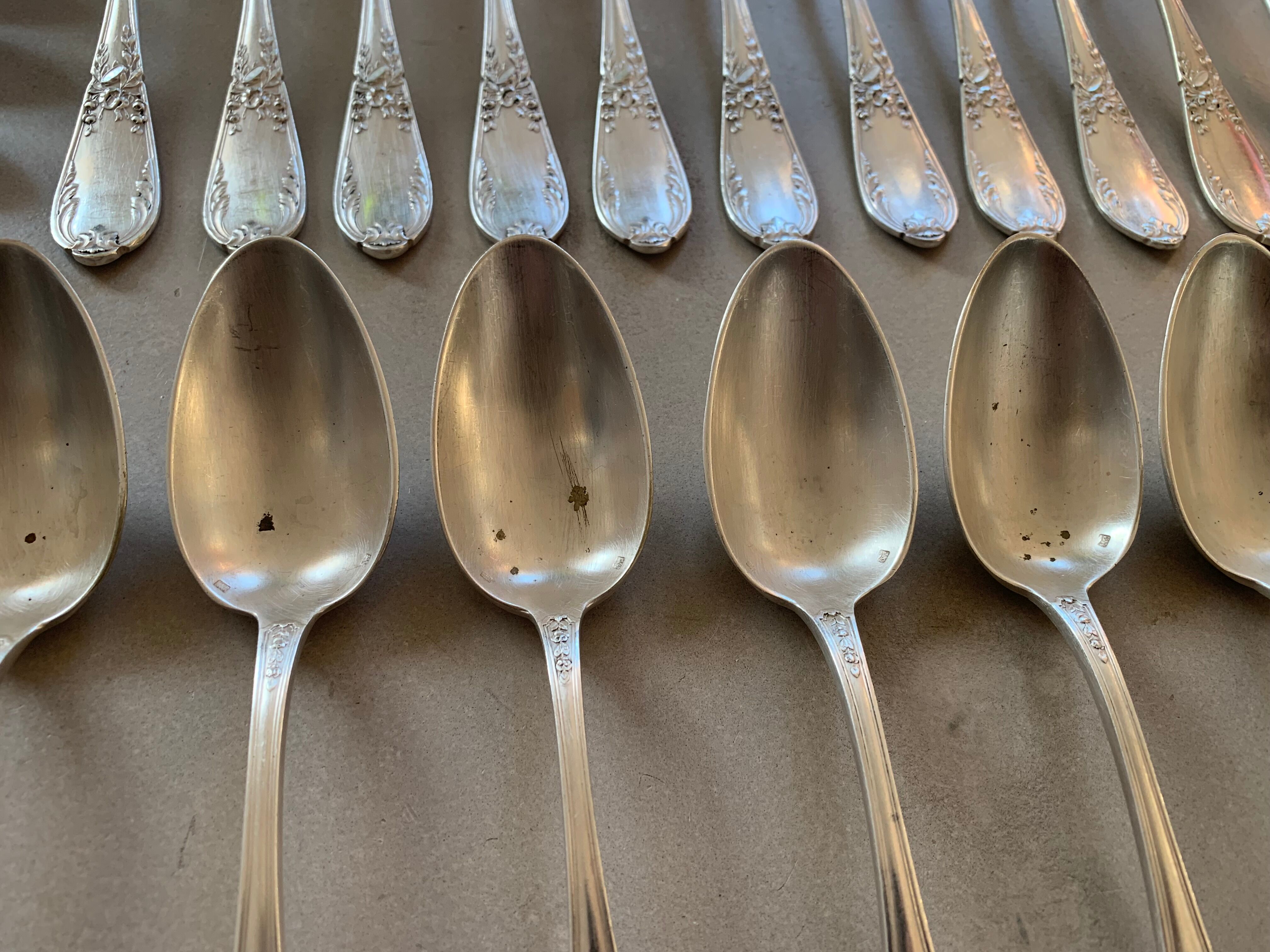 Housewife 35 place settings SFAM