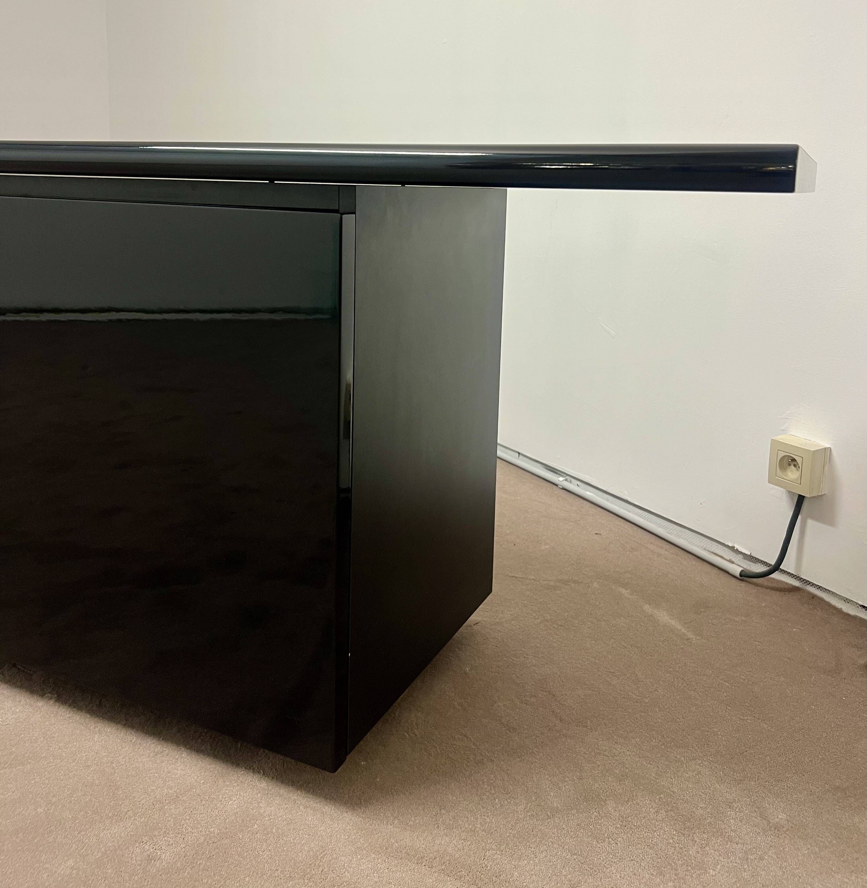 Enfilade "Sheraton" par Acerbis, Italie, années 1980