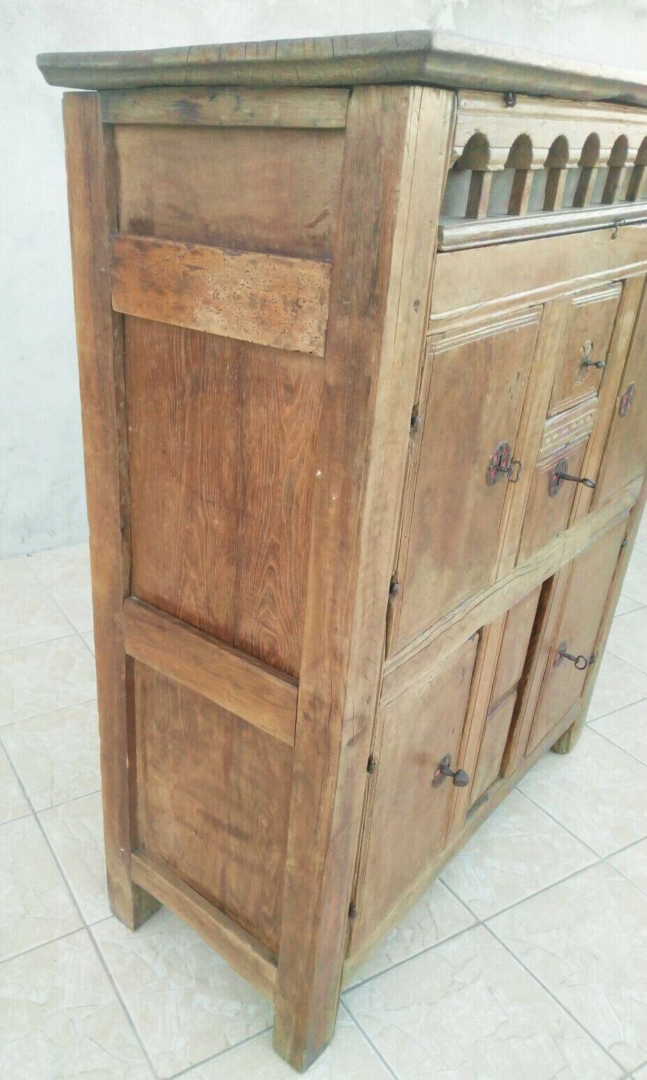 Buffet cabinet from the Louis XIV period in oak.