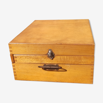 Artisanal box with dovetail