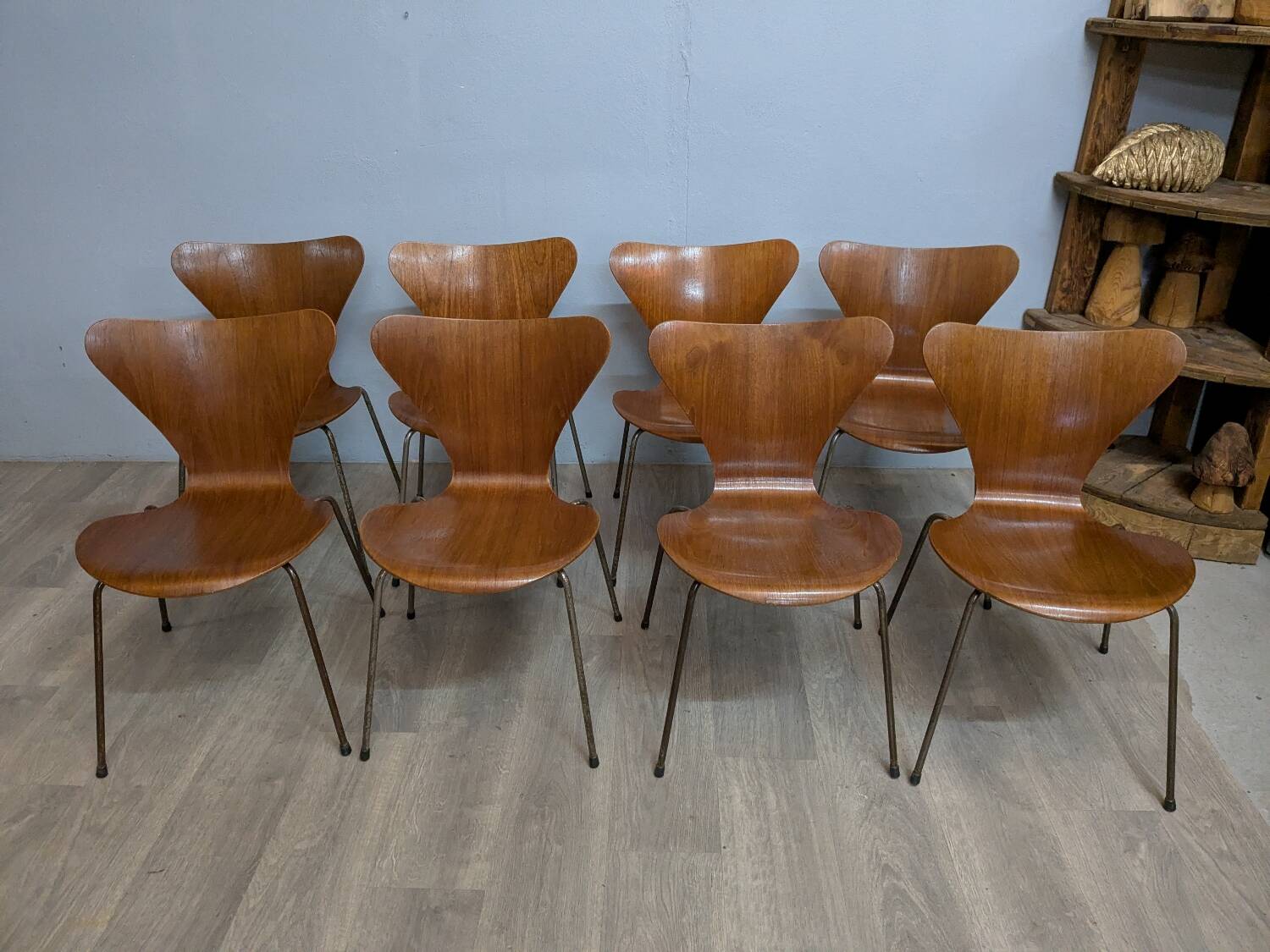 8 Arne Jacobsen Series 7 chairs