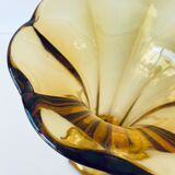 Vase tulipe ancien en verre ambré