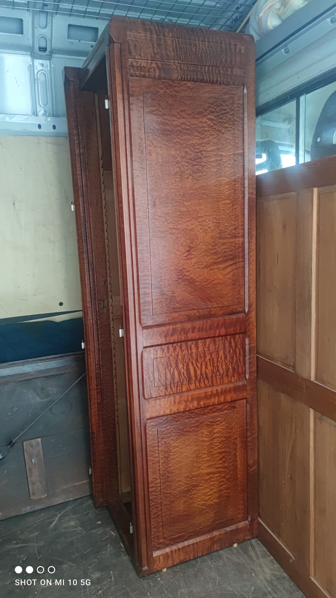 Bibliothèque de bureau 1925 en acajou ondé massif